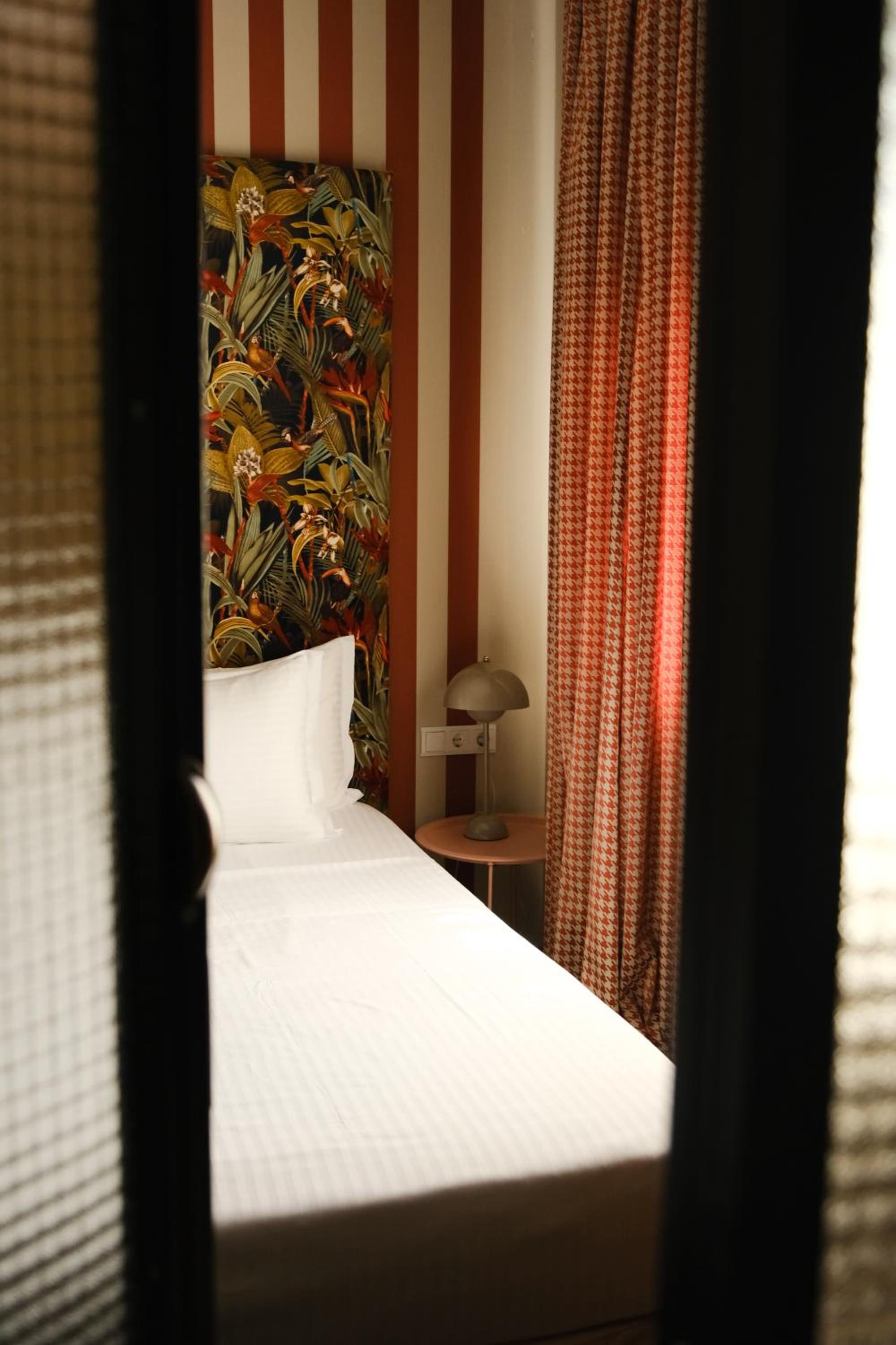 Standard Double Room - Photo 10