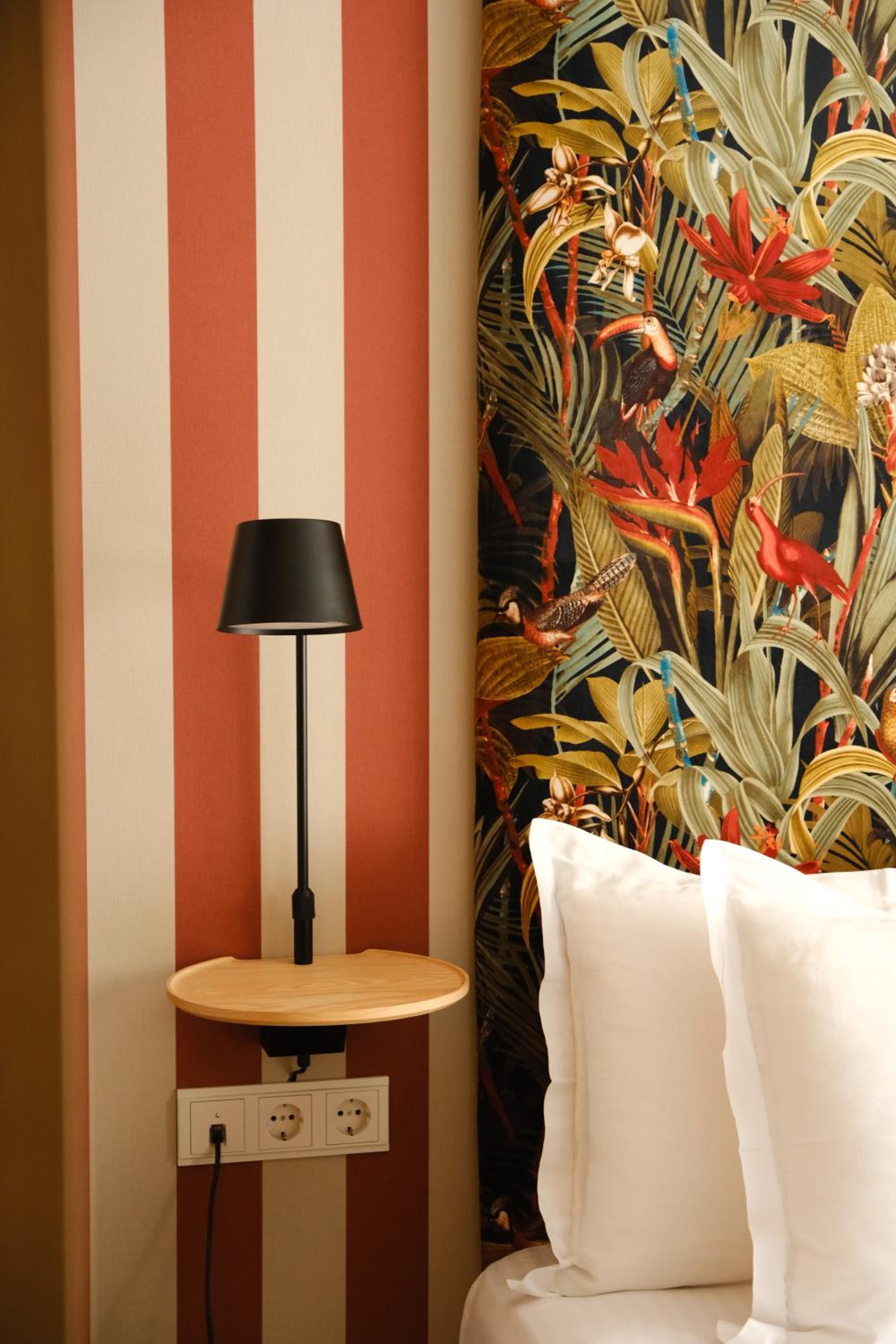 Standard Double Room - Photo 13