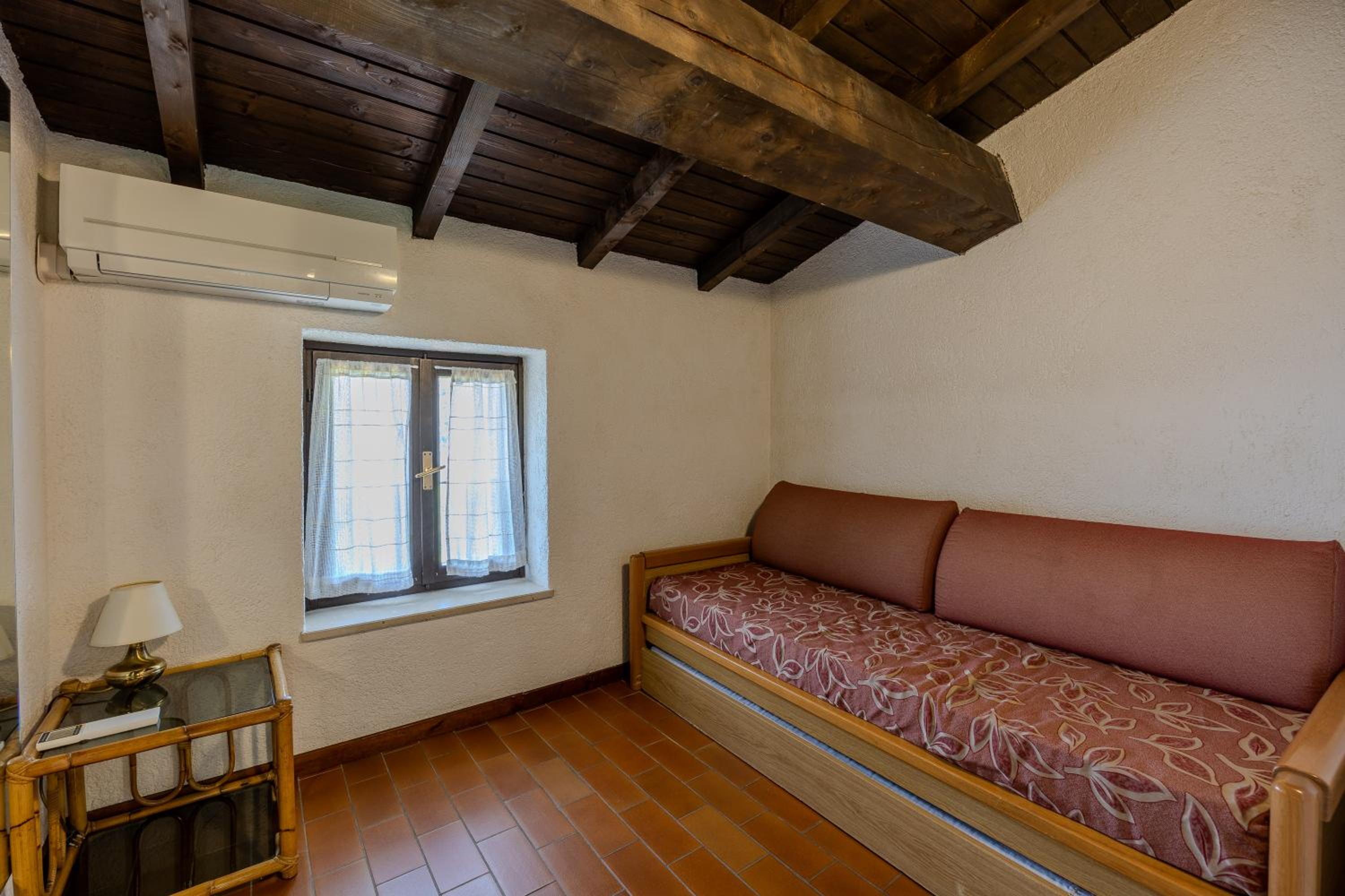 Apartment - Split Level photo 3