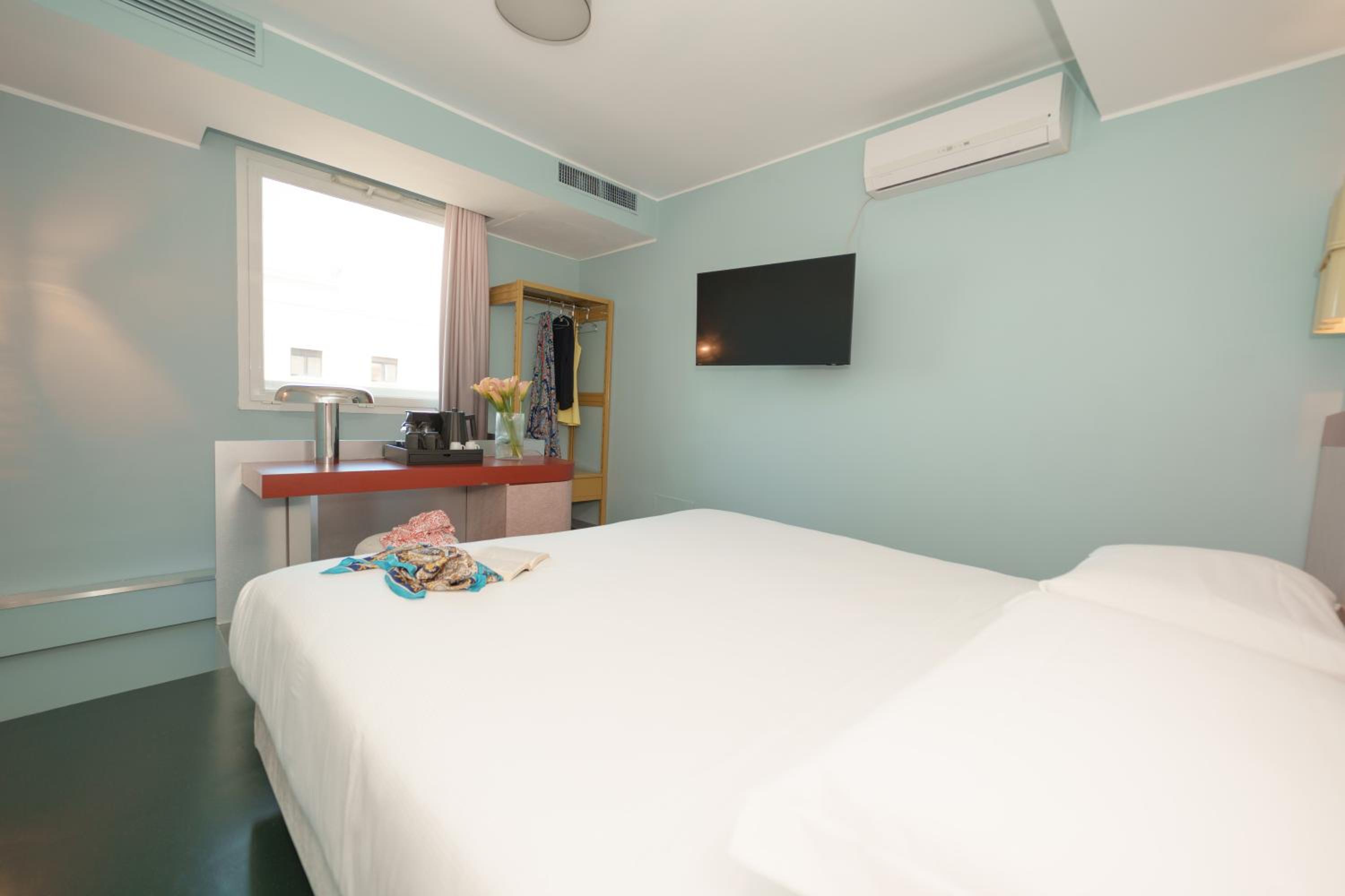 Suite with Hot Tub