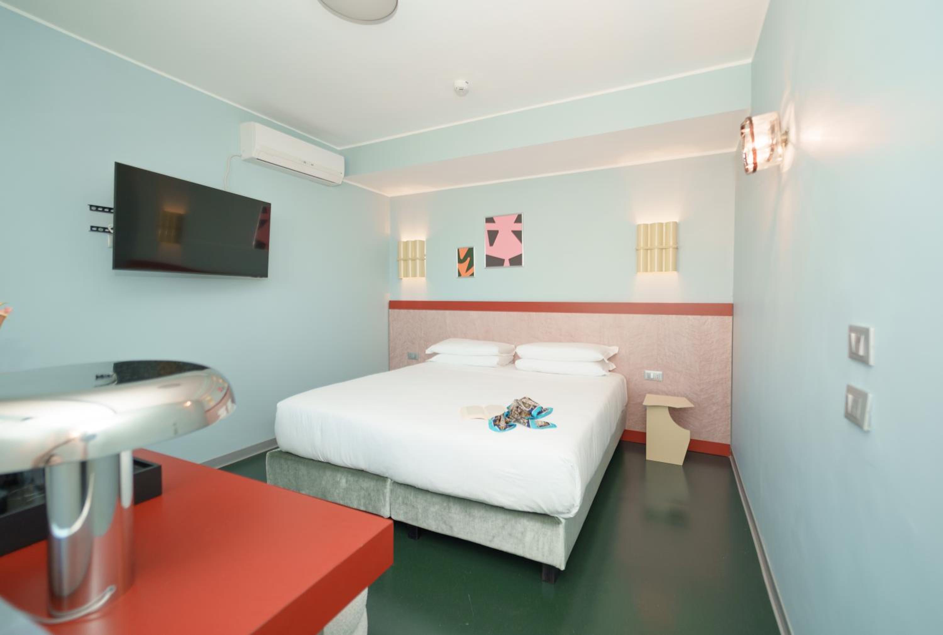 Suite with Hot Tub