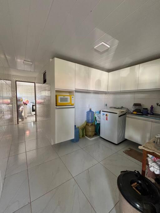 Five-Bedroom House photo 3