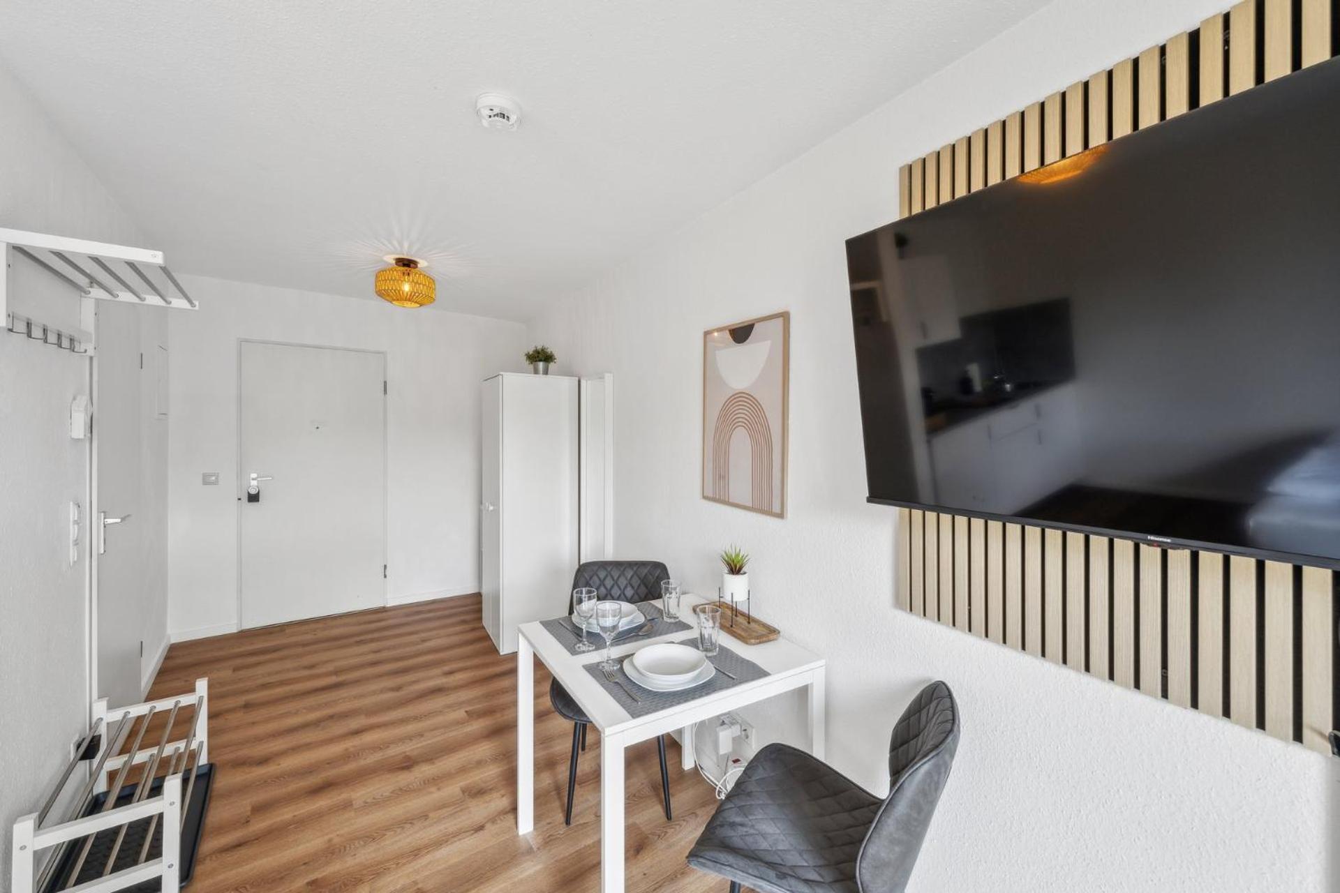 Studio Apartment photo 3