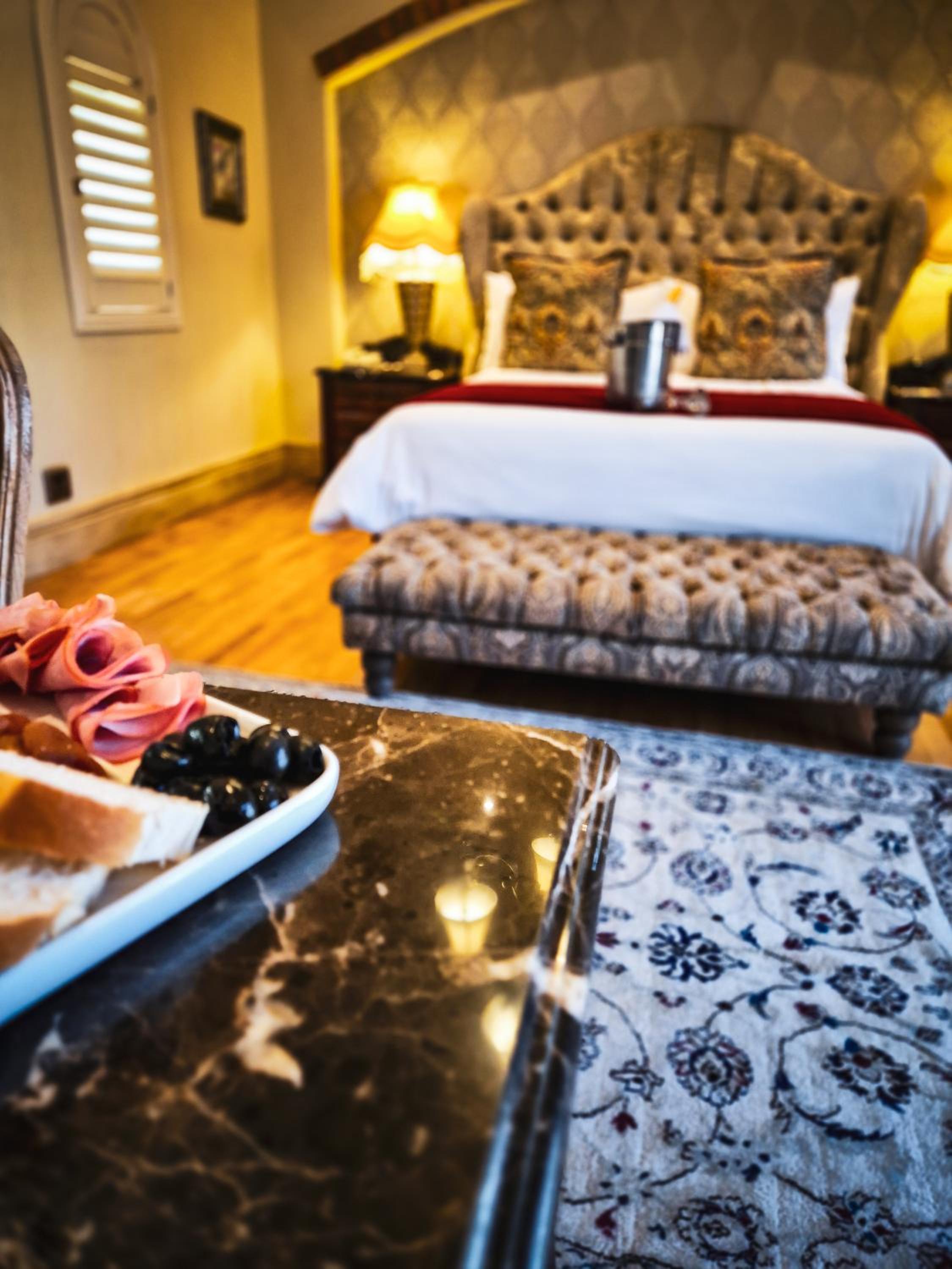 Honeymoon Suite - Photo 5