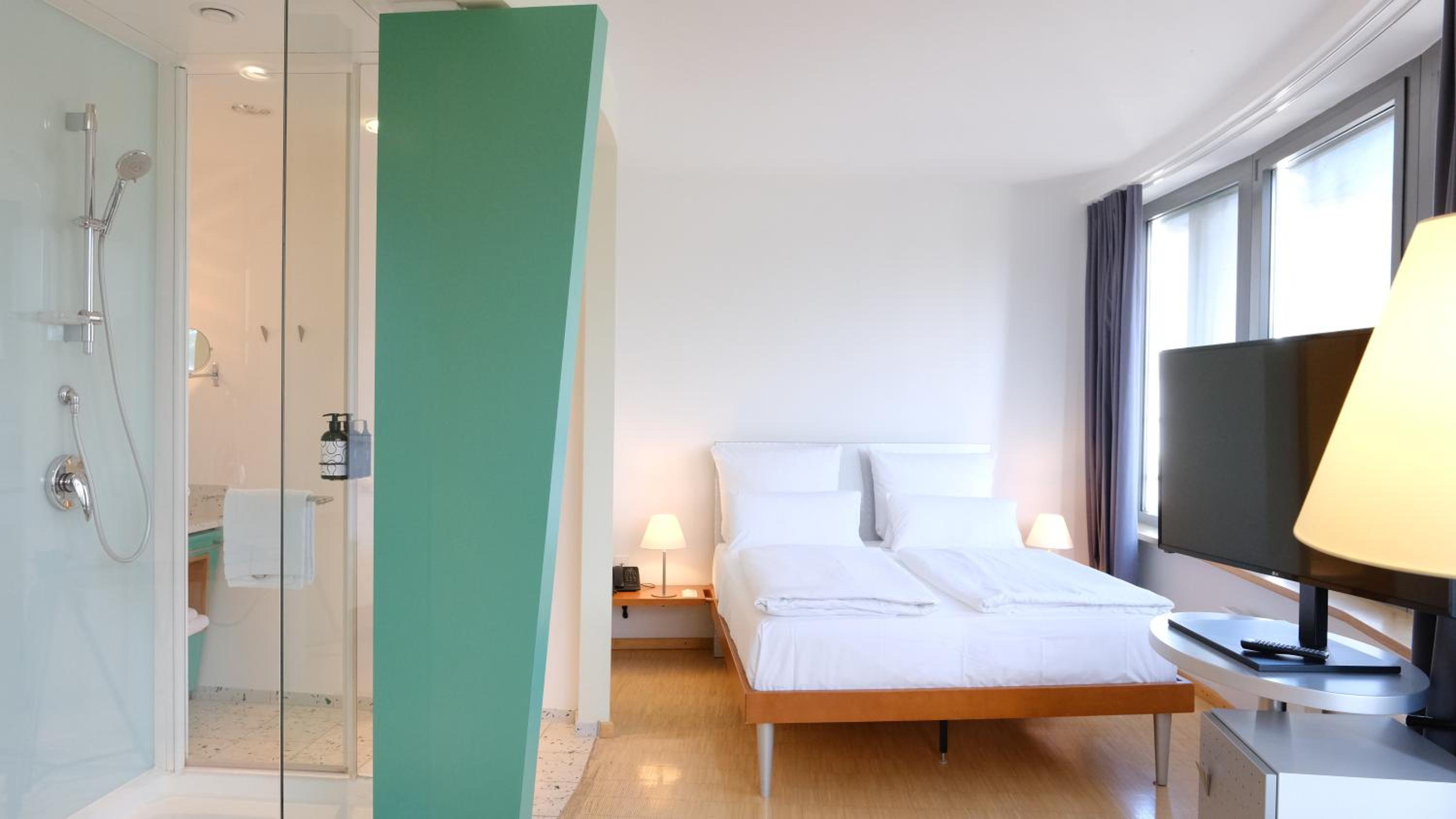 Standard Queen Room
