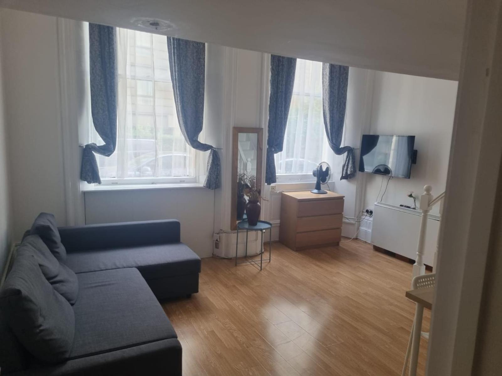 One-Bedroom Apartment photo 2