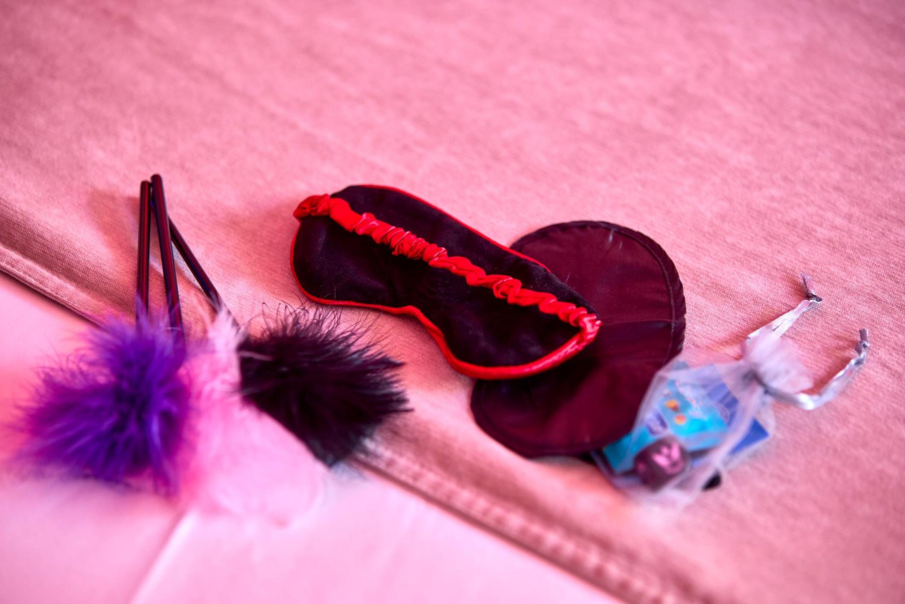 Naughty Suite thumbnail 6