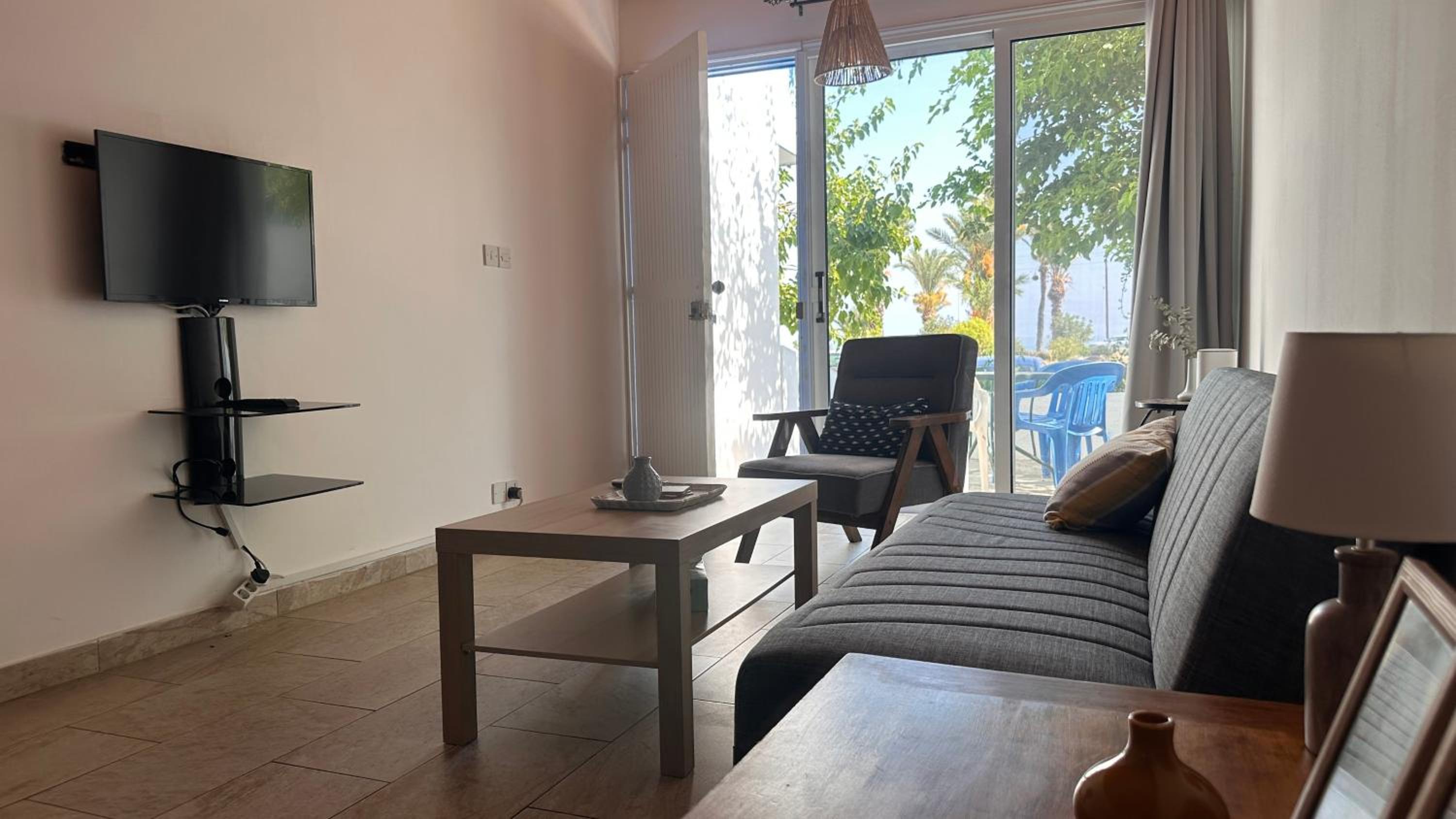 Two-Bedroom Apartment with Balcony and Terrace photo 3