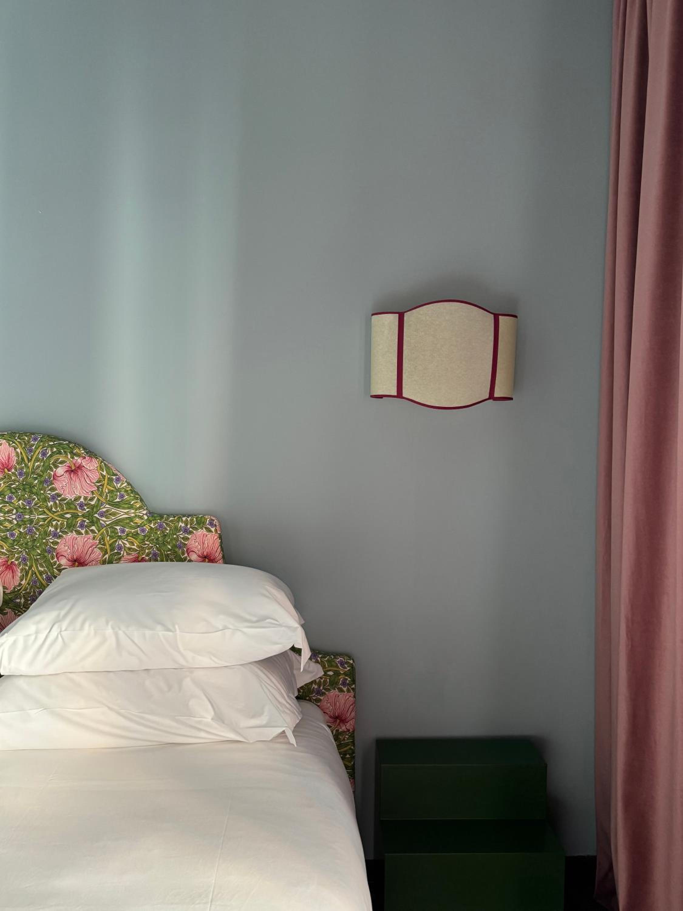 Deluxe Double or Twin Room photo 3