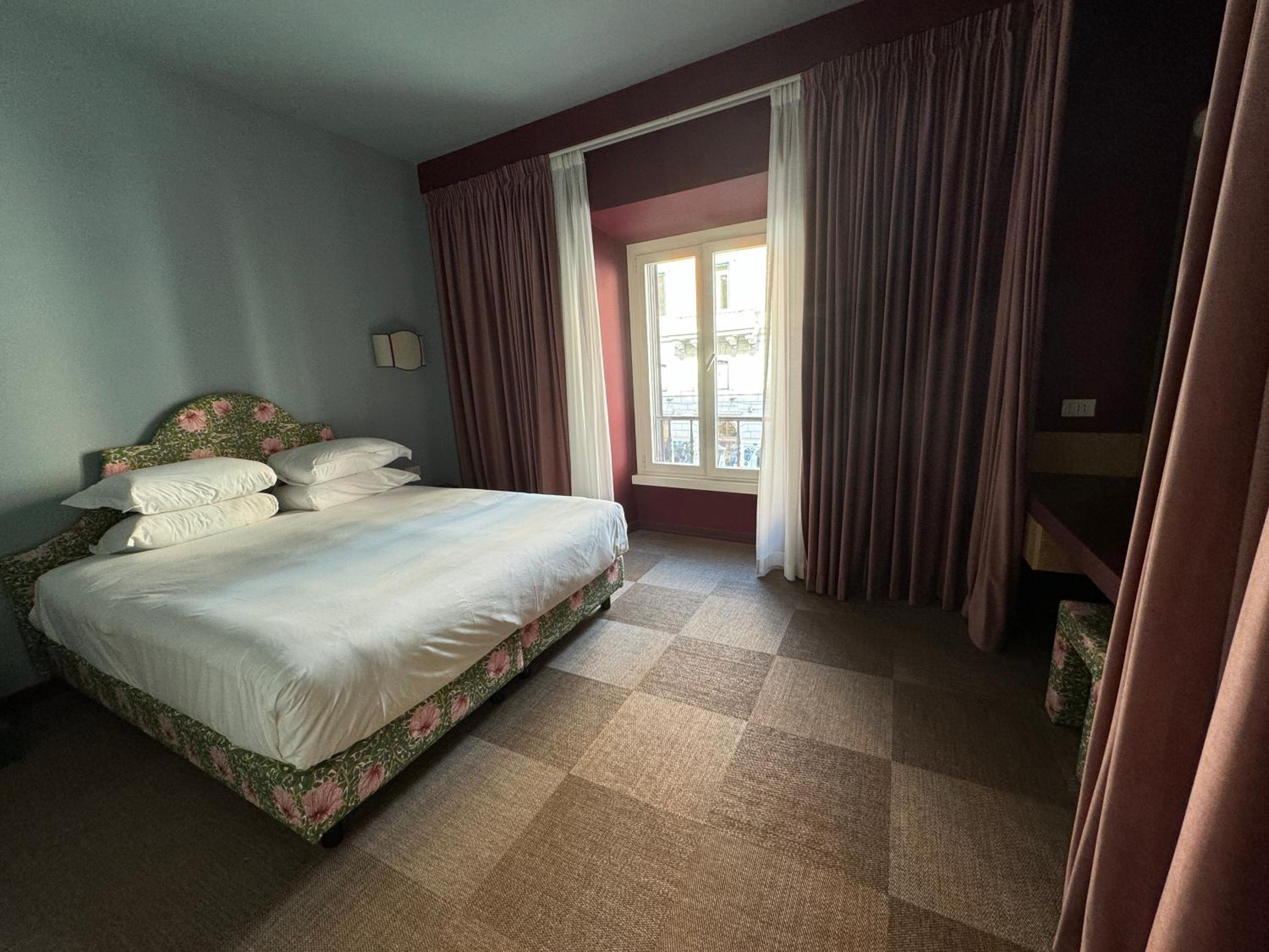 Deluxe Double or Twin Room photo 3