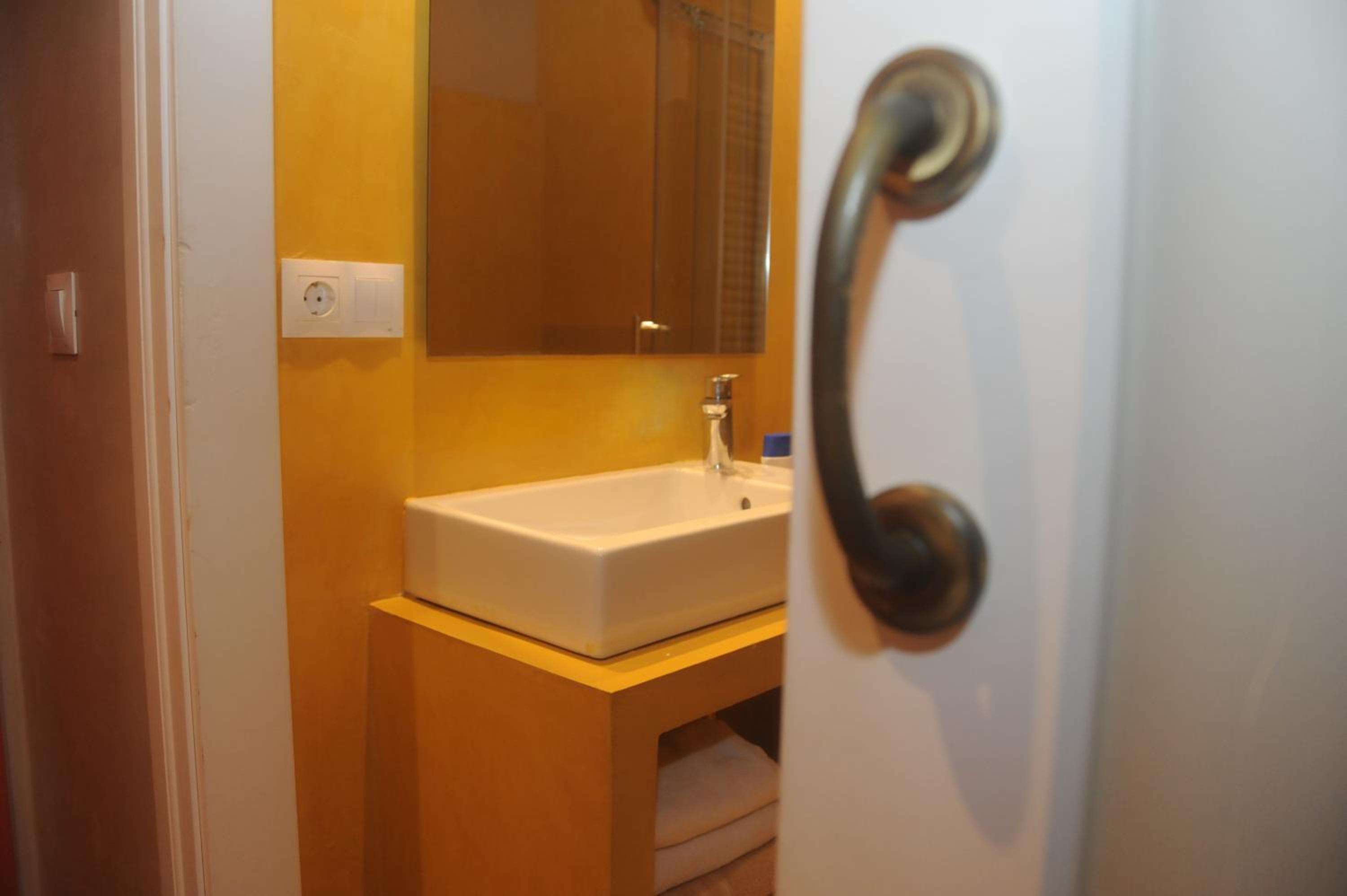Double Room - Photo 3