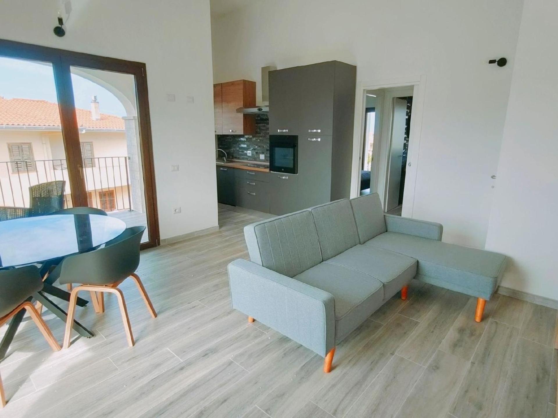 Apartment photo 2