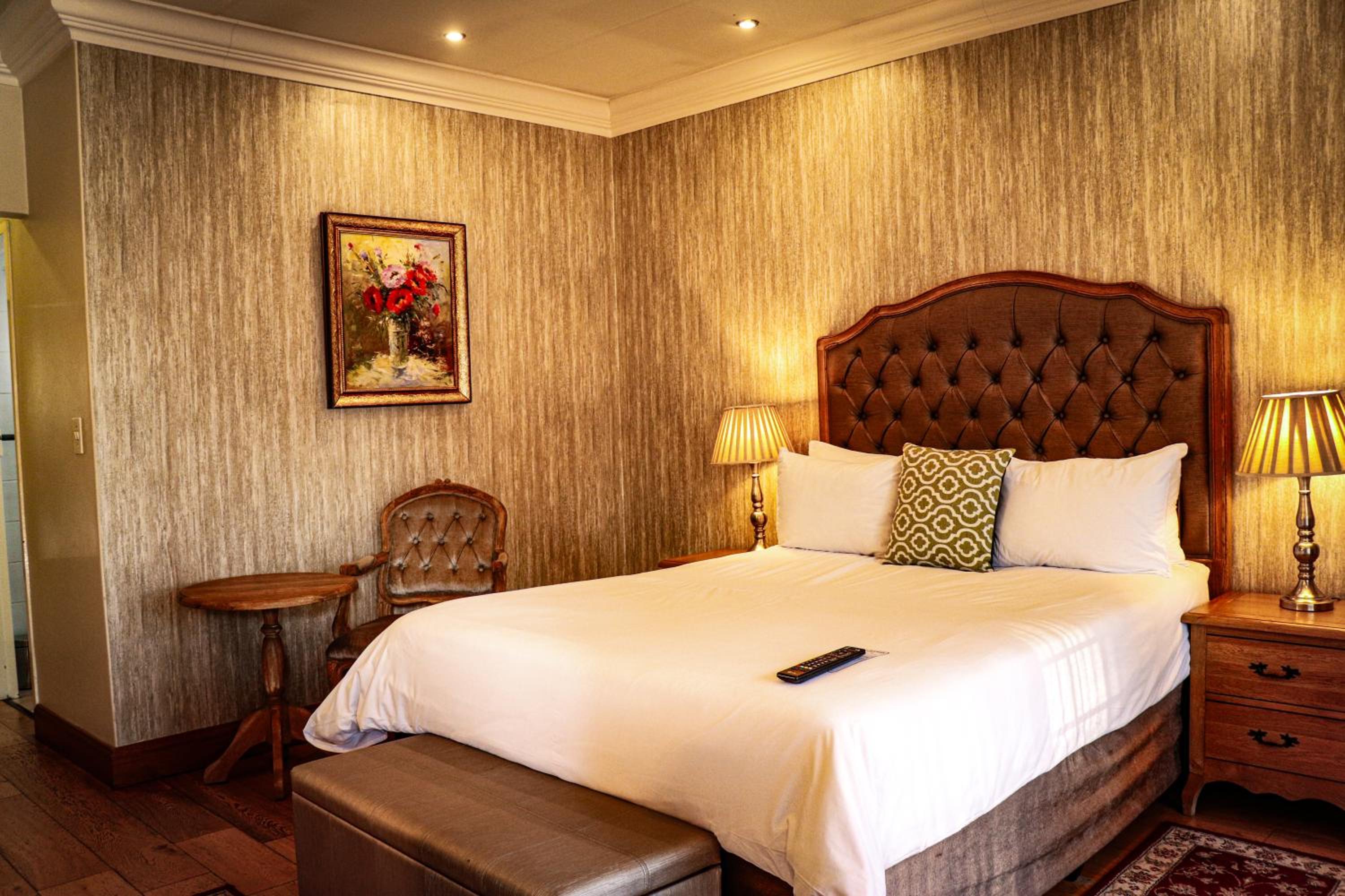 Luxury Lodge Room - Photo 3