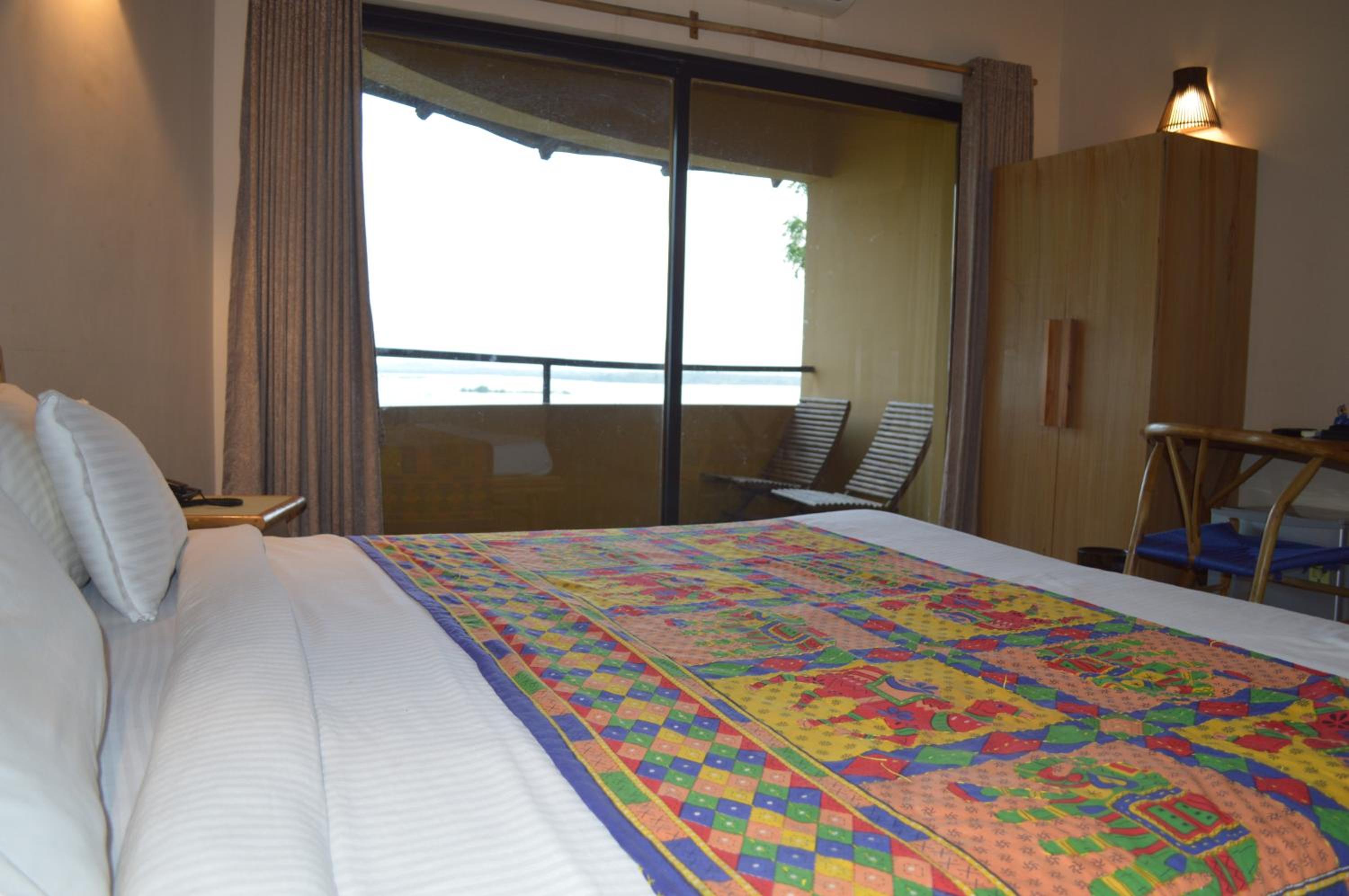 Standard King Room - Photo 2