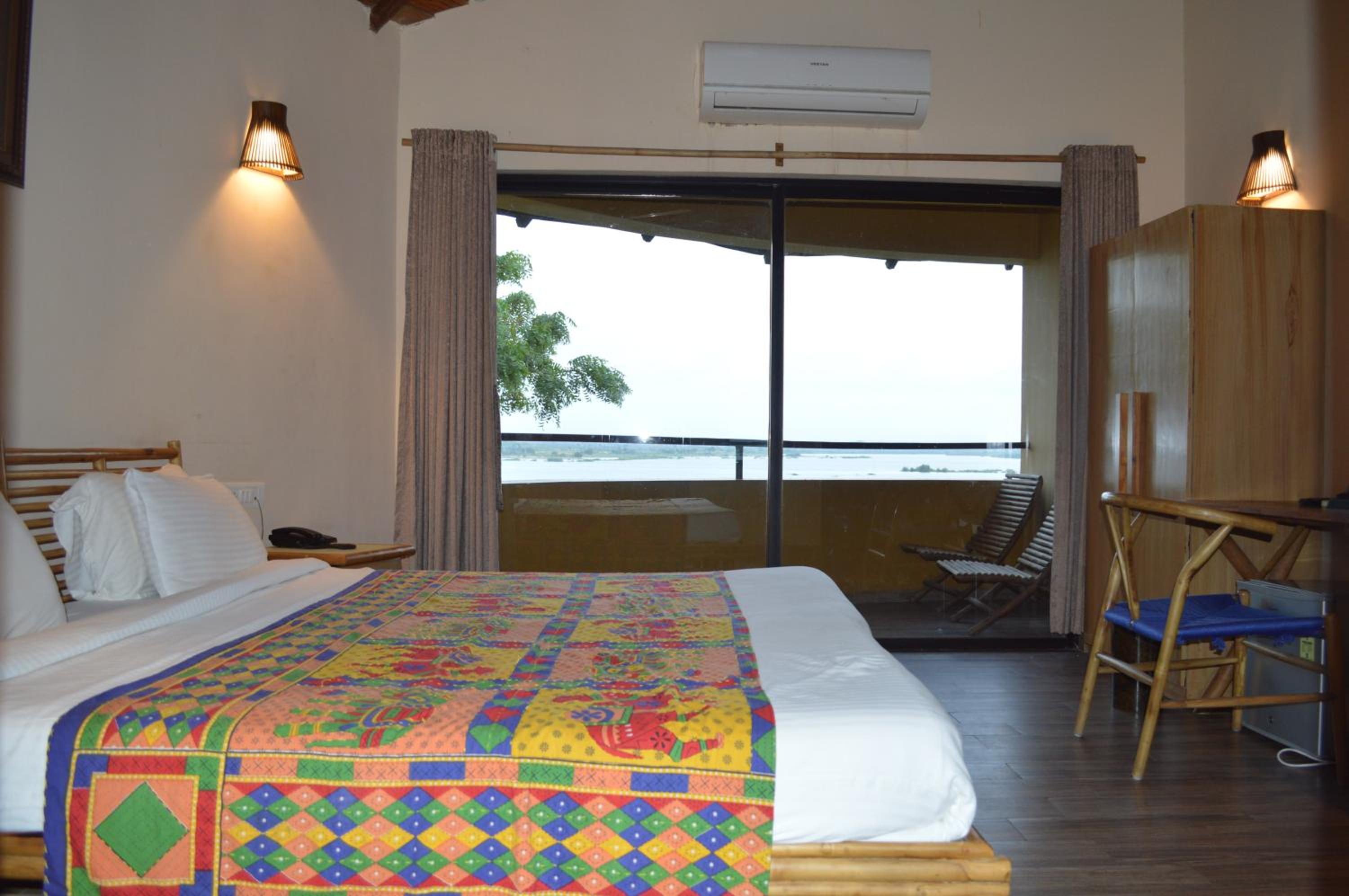 Standard King Room - Photo 4