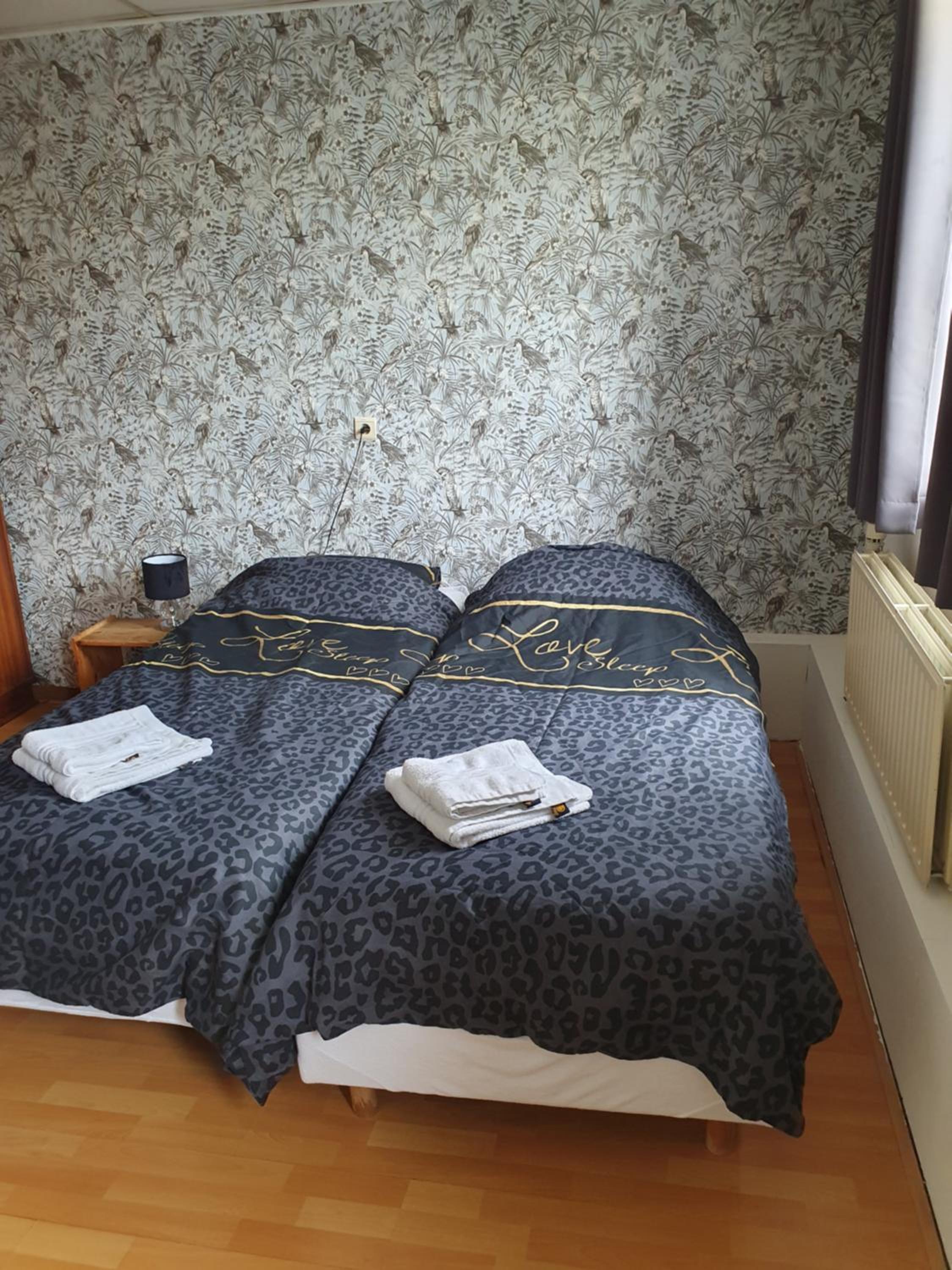 Deluxe Double Room with Shower