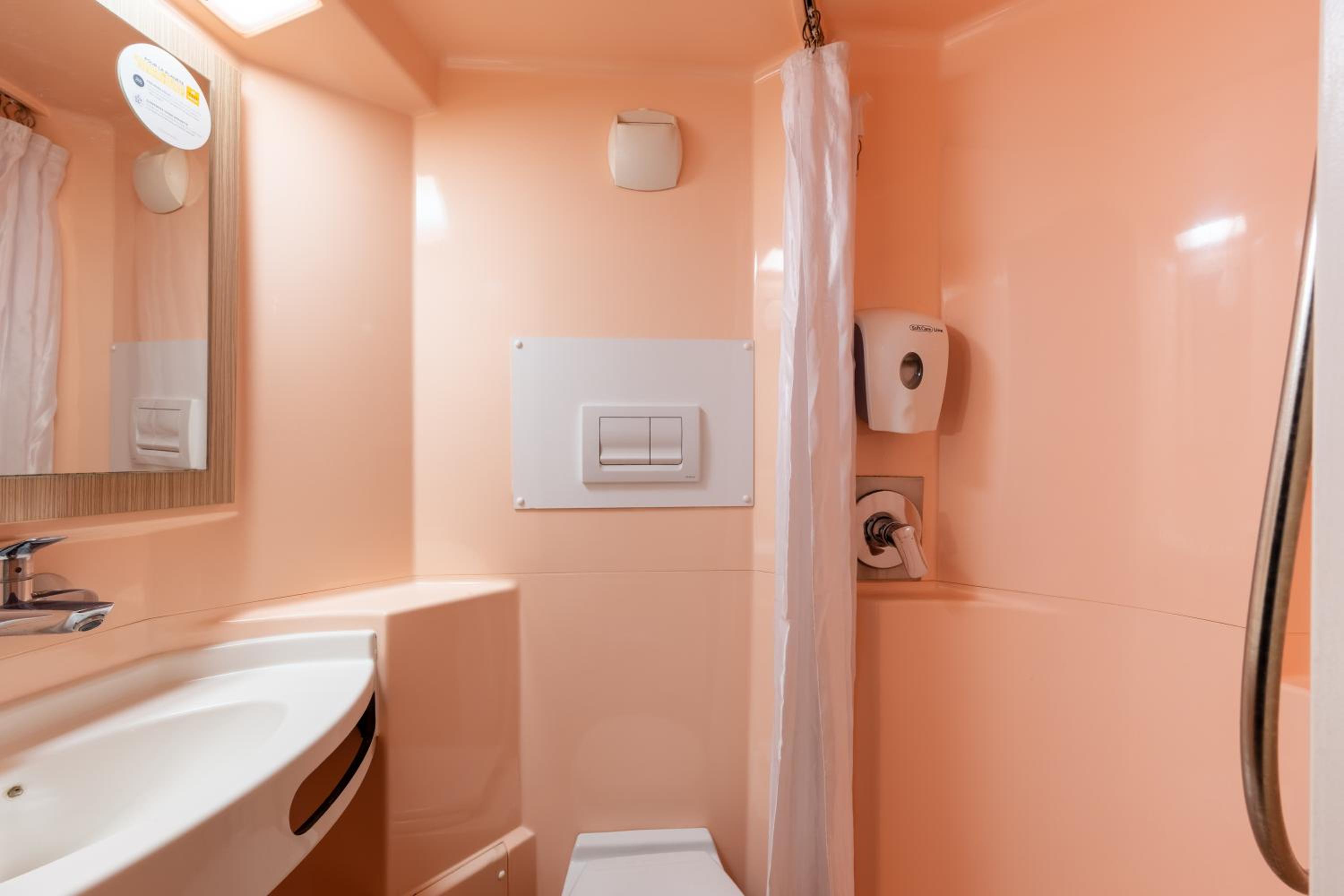 Double Room - Photo 6