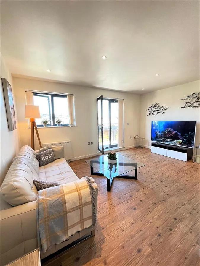 Two-Bedroom Apartment with Balcony photo 1