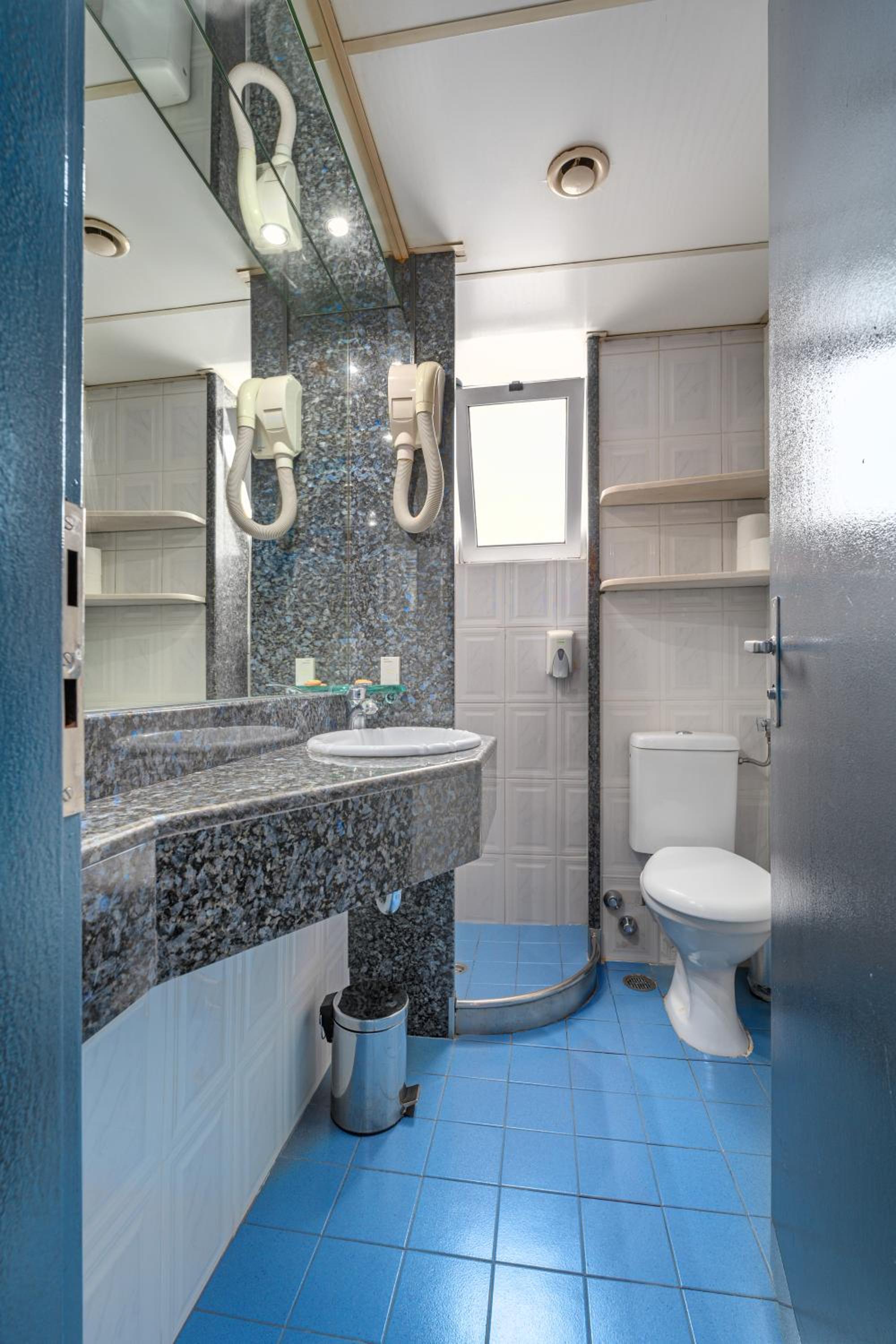 Double Room - Photo 2