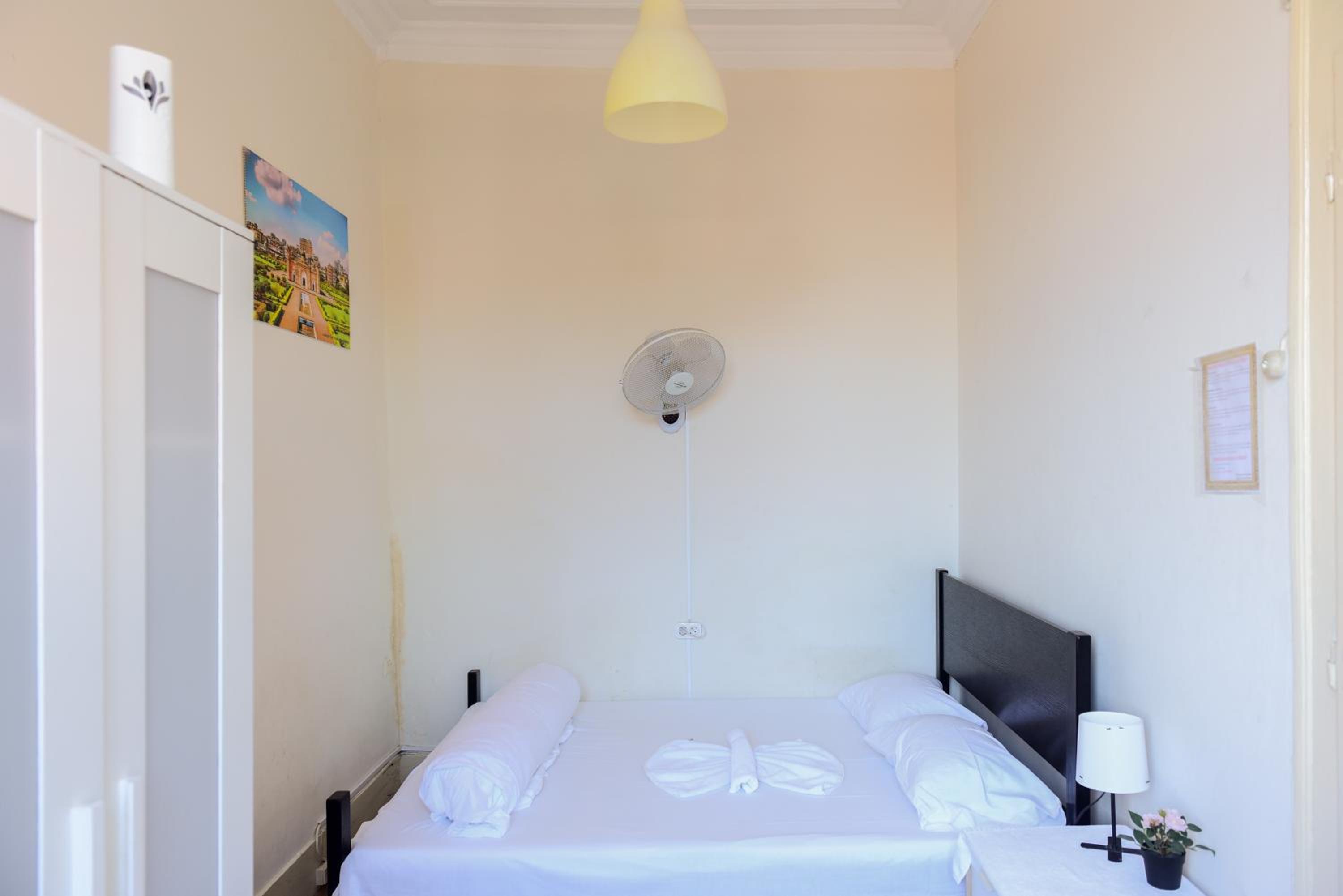 Double Room - Photo 18
