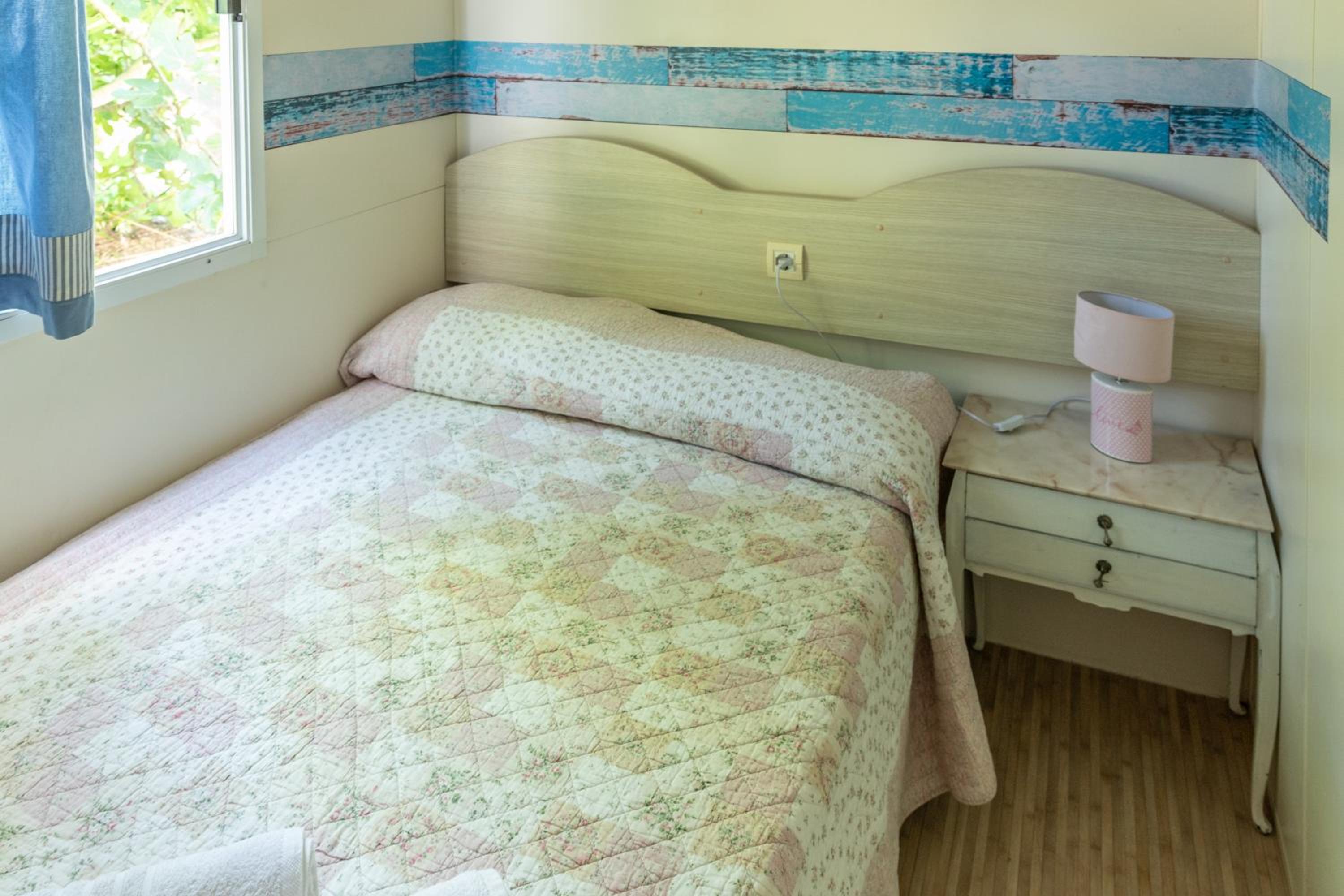 Mobile Home photo 2