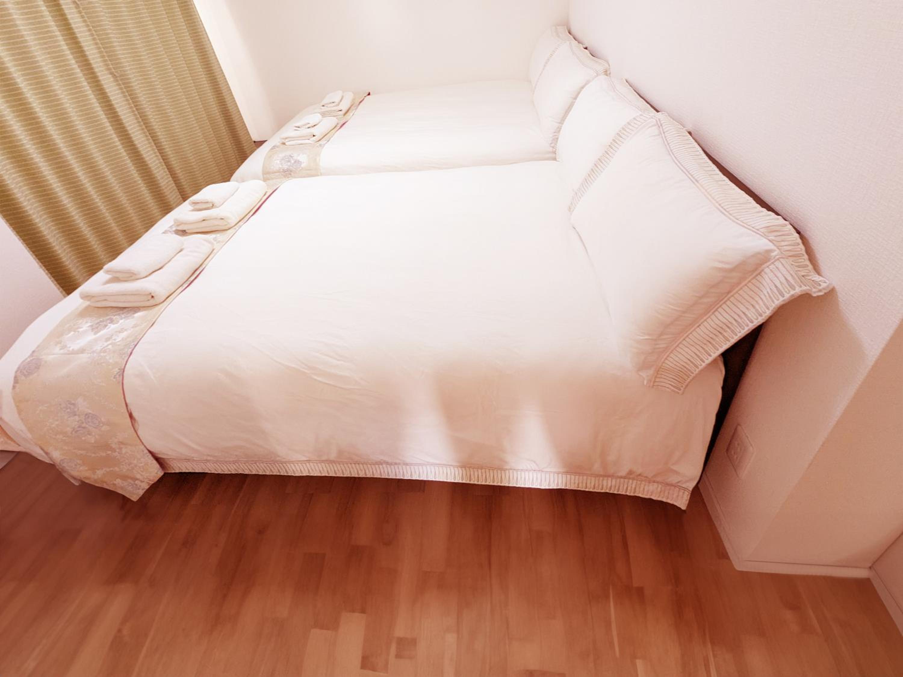 Two-Bedroom Suite thumbnail 6