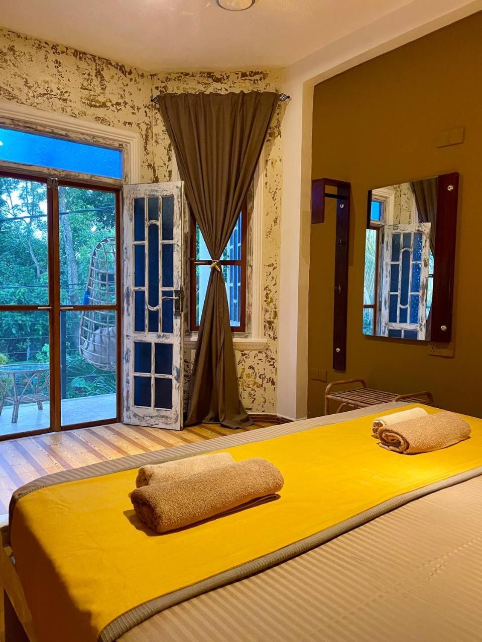 Deluxe Double Room with Balcony photo 3