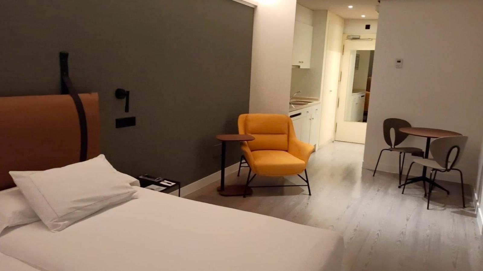 Double or Twin Room - Photo 11