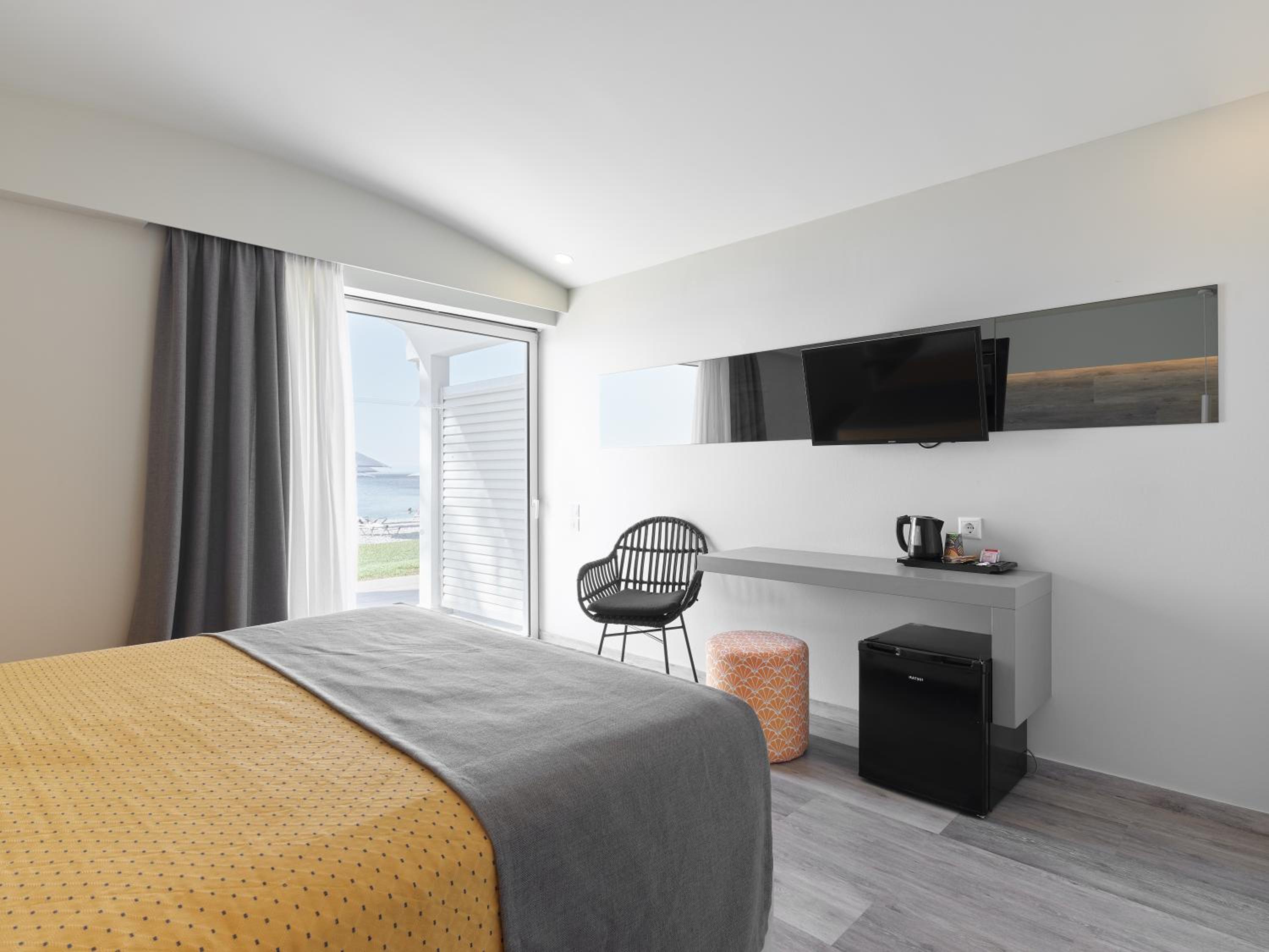 Family Room with Sea View photo 3