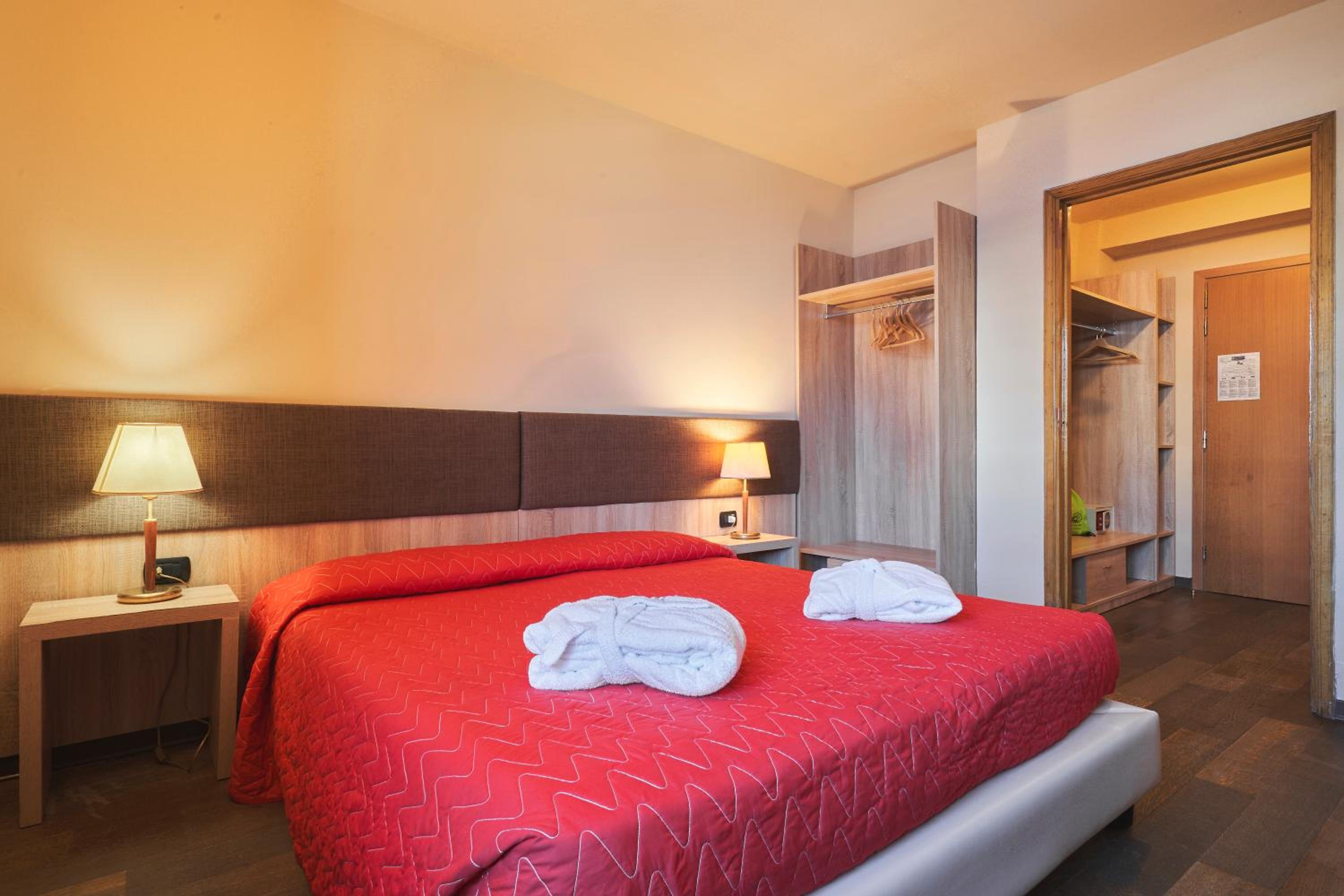 Double or Twin Room photo 1