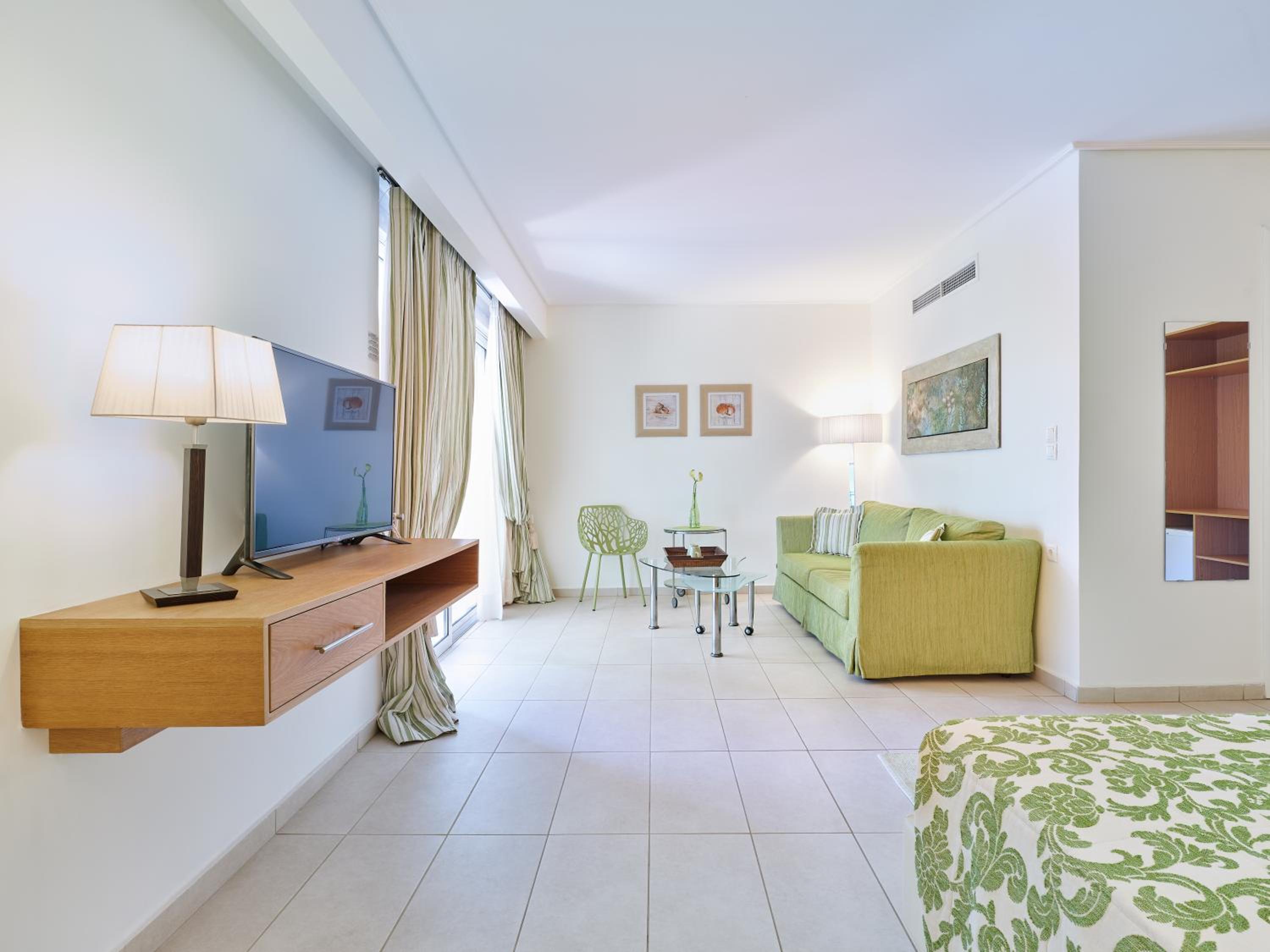 Deluxe Twin Room photo 2