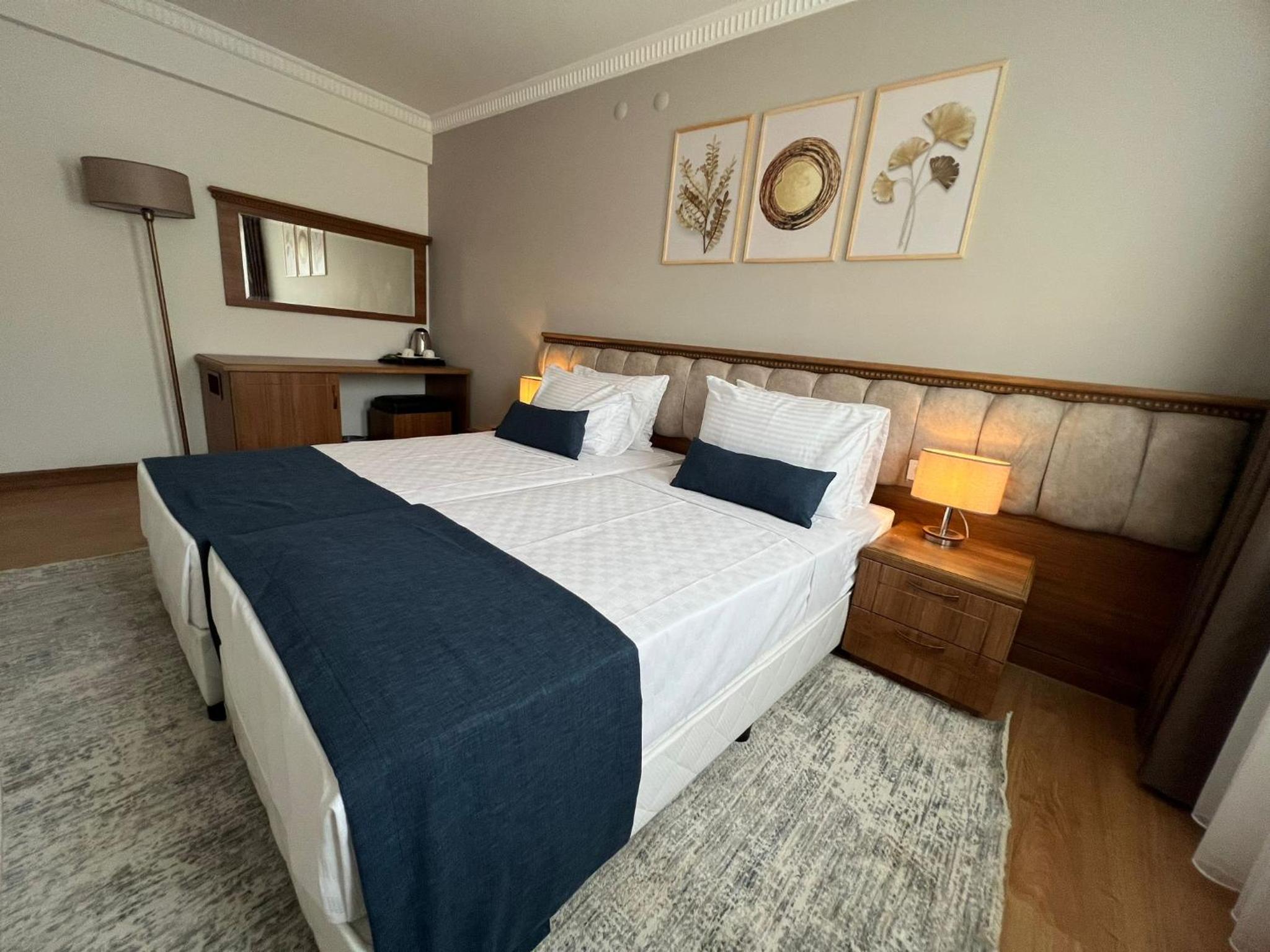 Double Room - Photo 2