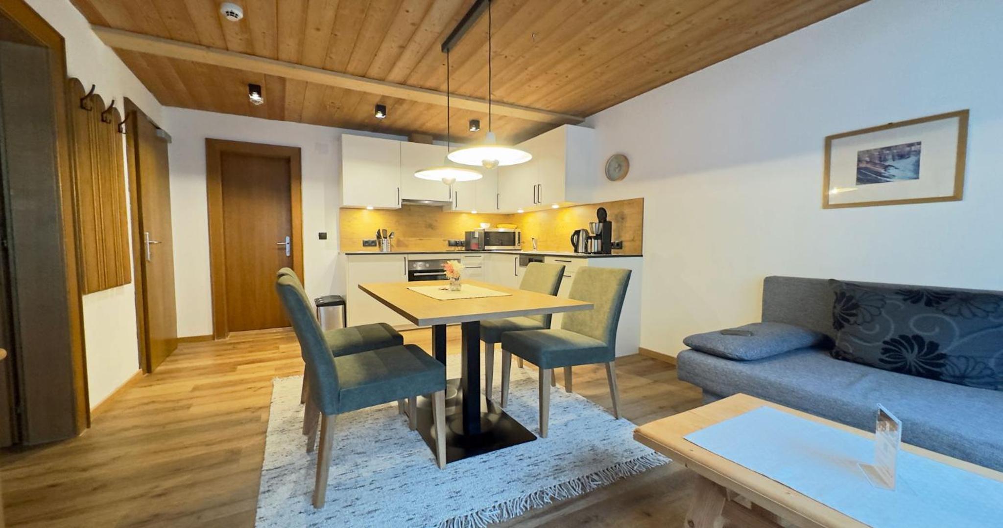 Apartment 210 with Balcony (2-4 Adults) photo 3