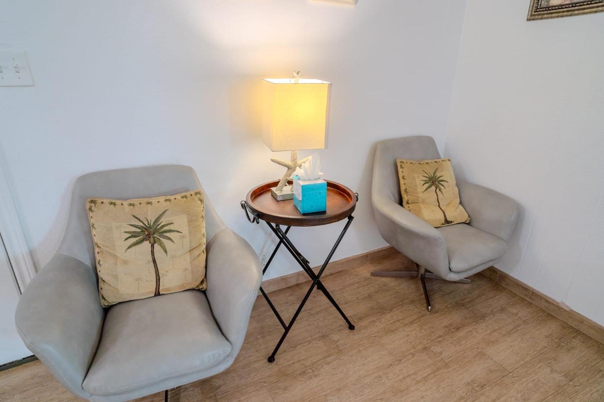 Apartment with Balcony photo 1
