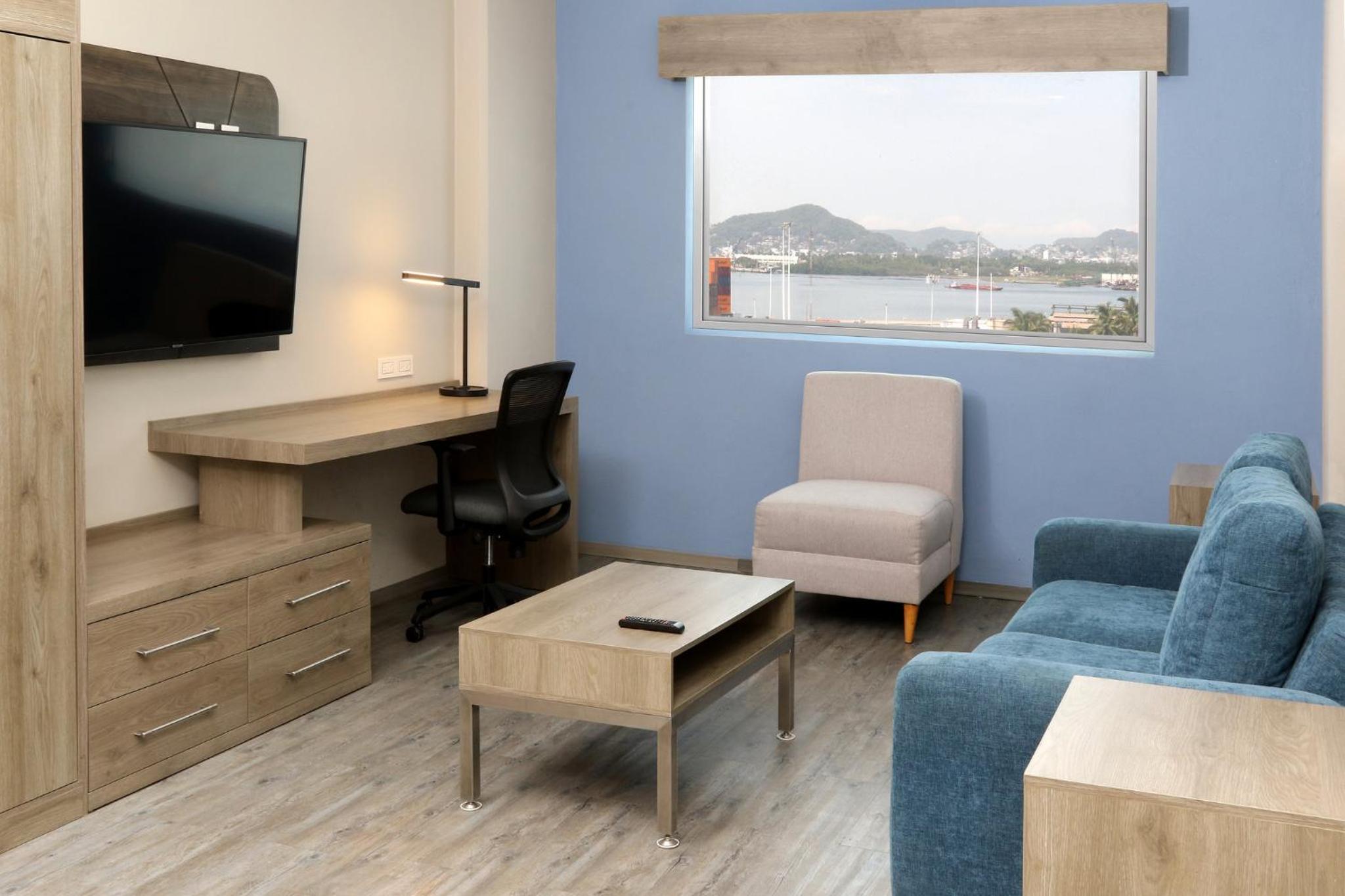 One-Bedroom Suite with Harbor View - Photo 1