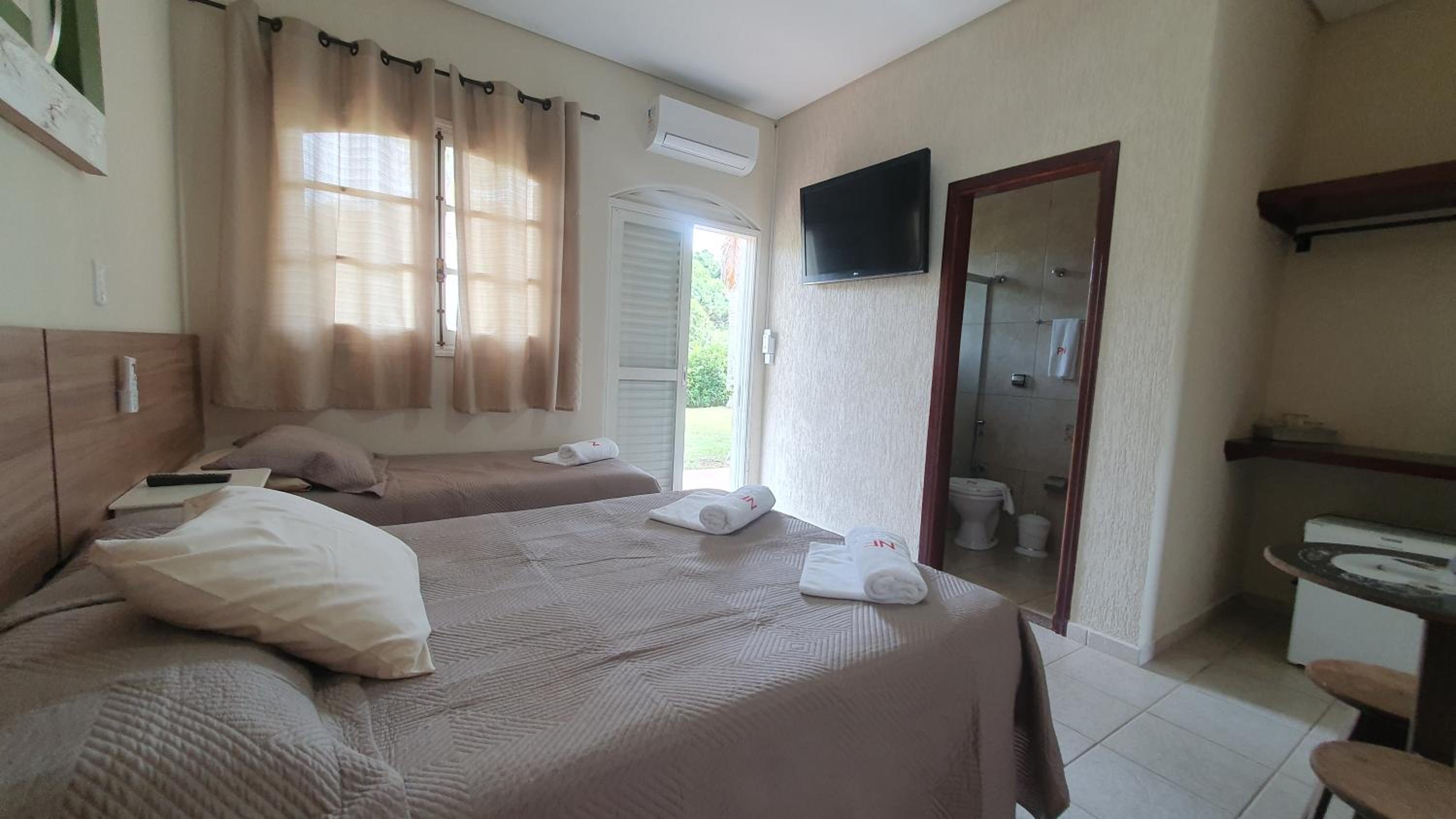 Standard Triple Room - Photo 2