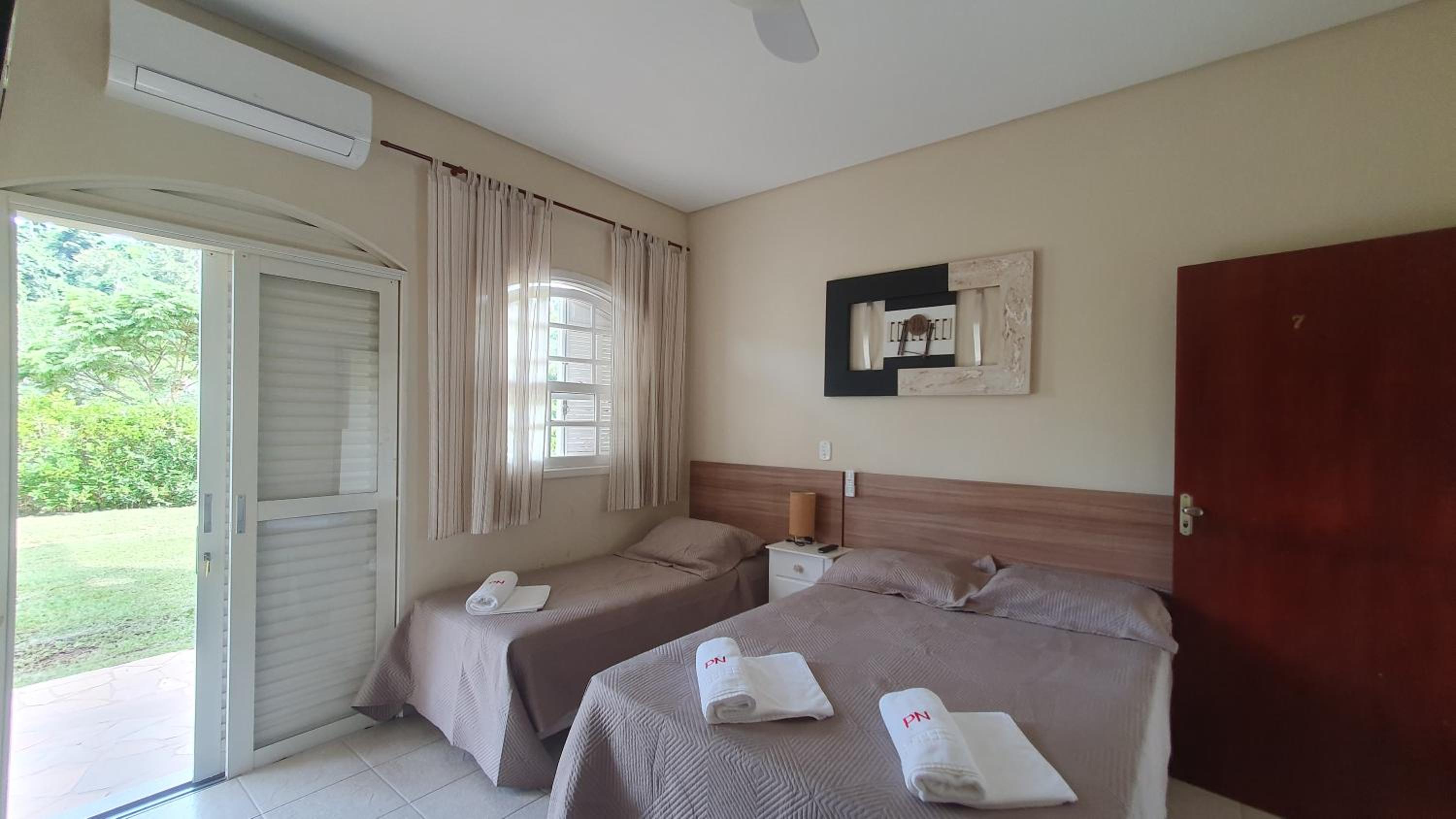 Standard Triple Room - Photo 8