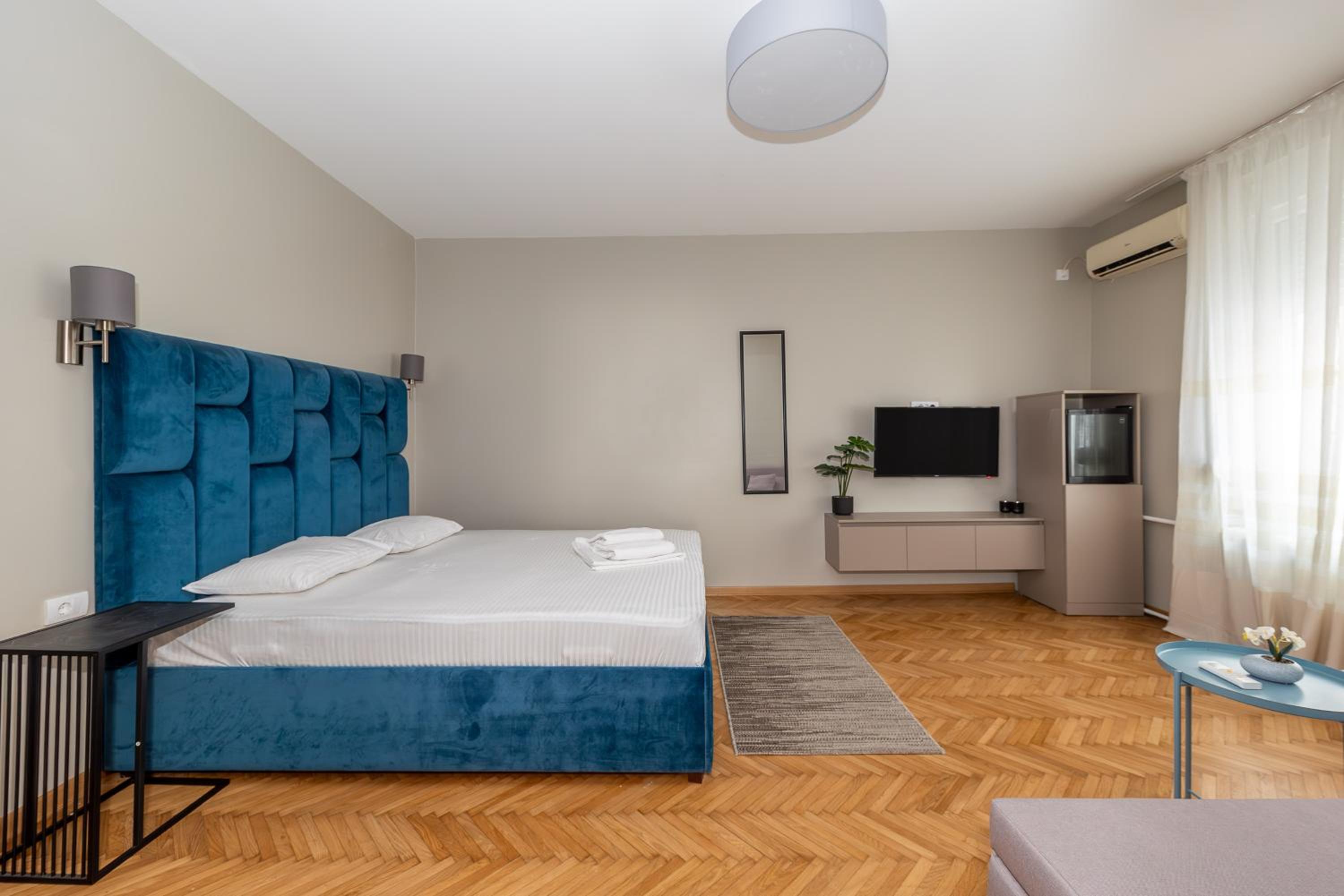 Standard Double Room - Photo 14