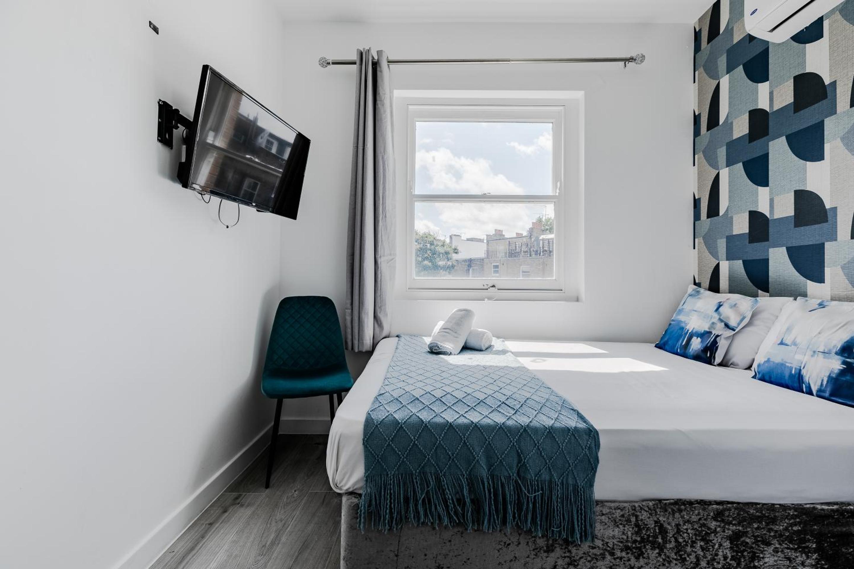 Deluxe Double Room with Shower