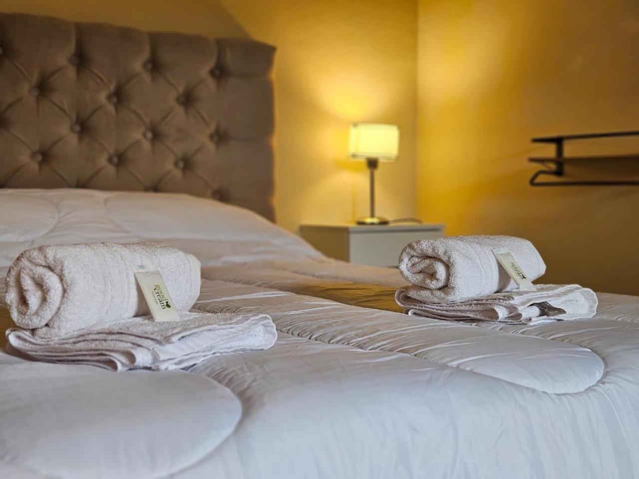 Queen Room with Two Queen Beds photo 1