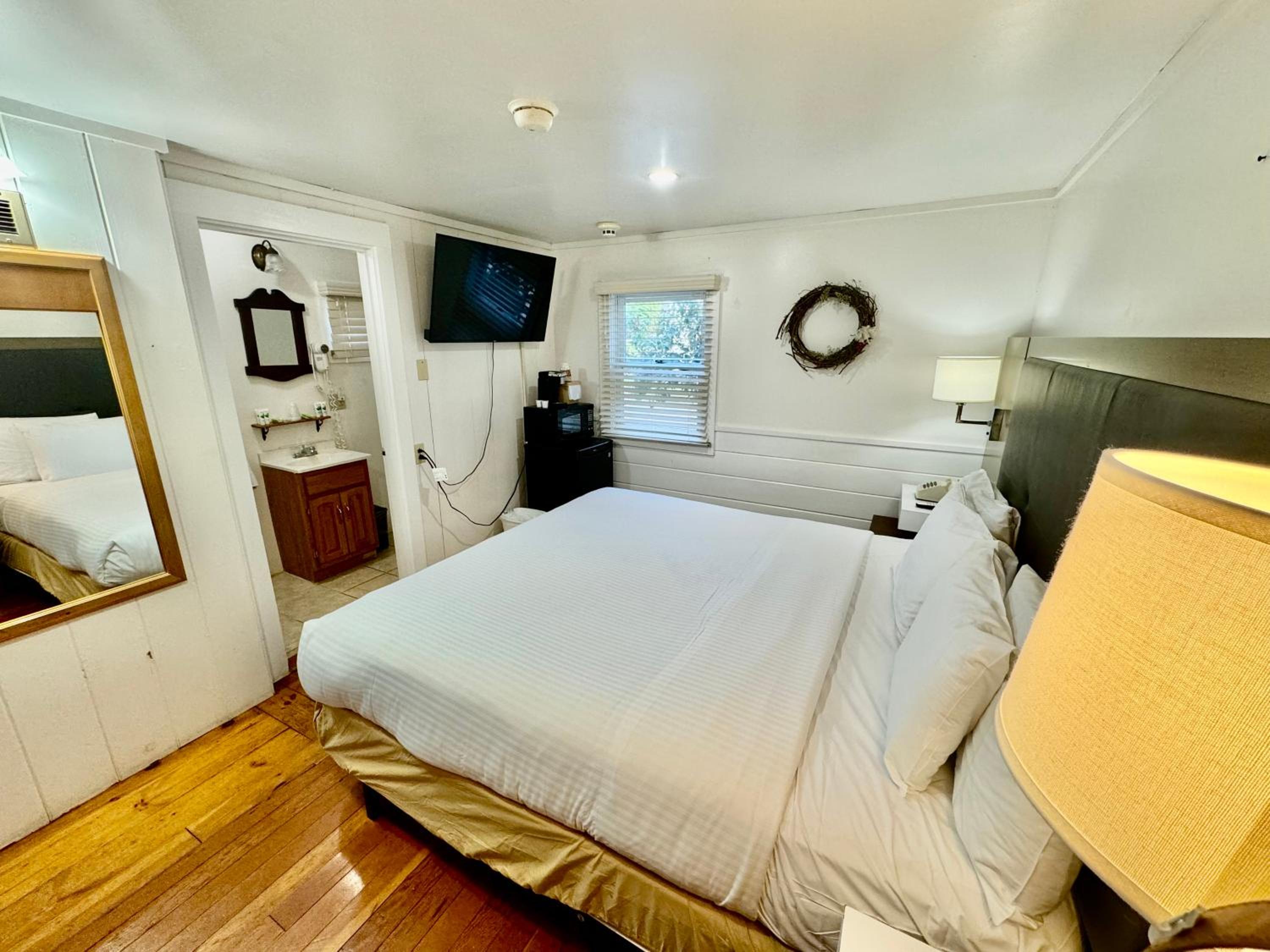 Couples Cabin photo 1