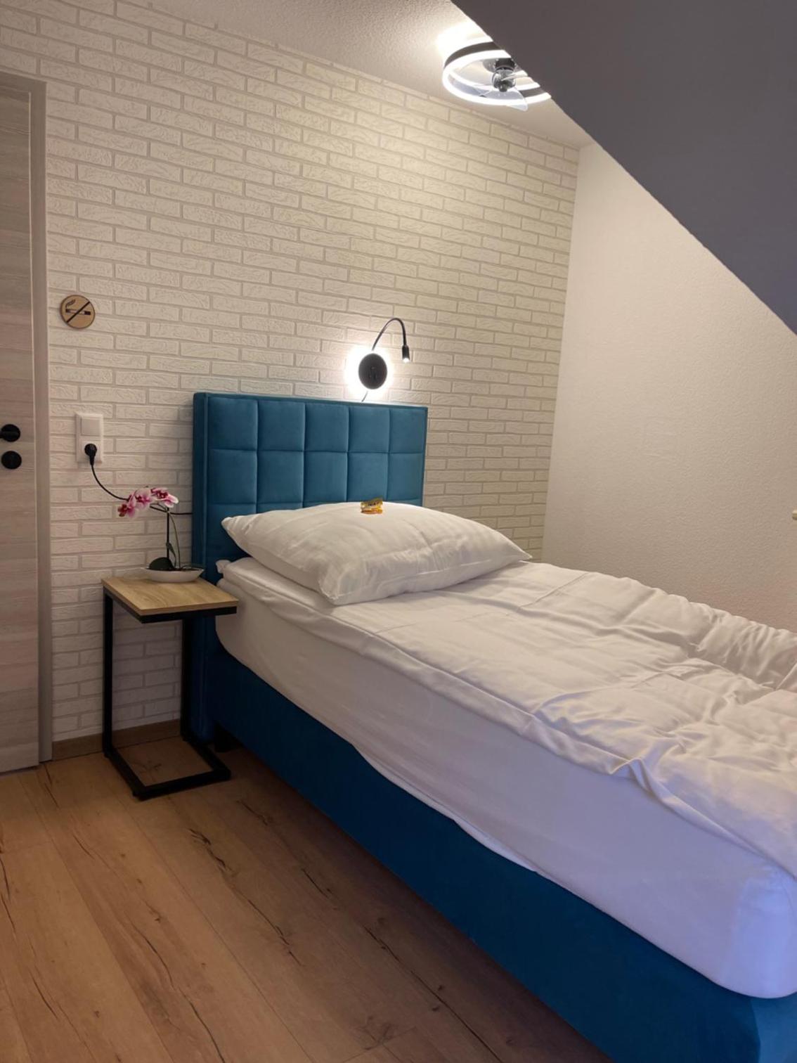 Single Room With Private External Bathroom Without Shower photo 1