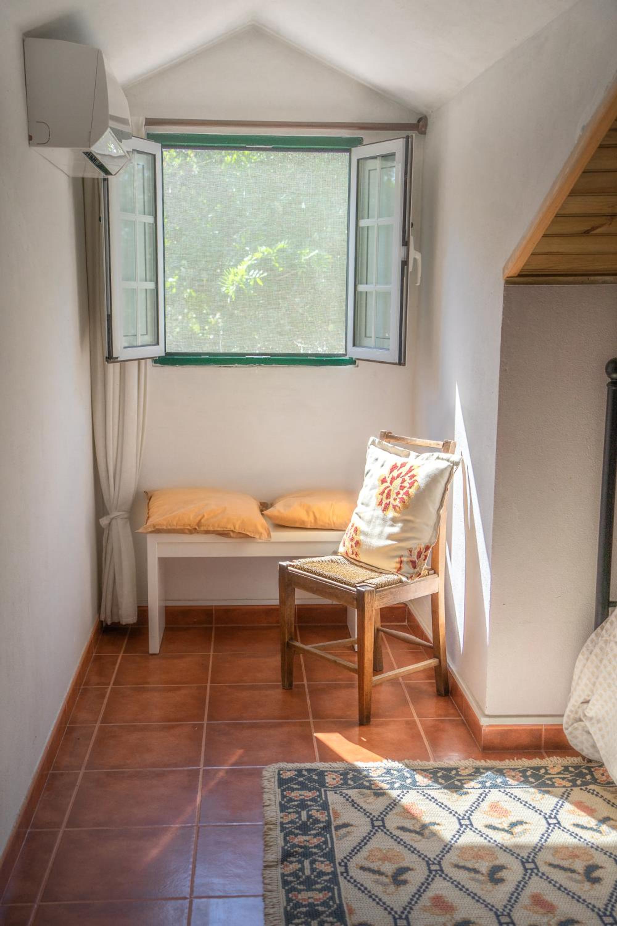 Double Room with Private External Bathroom photo 2