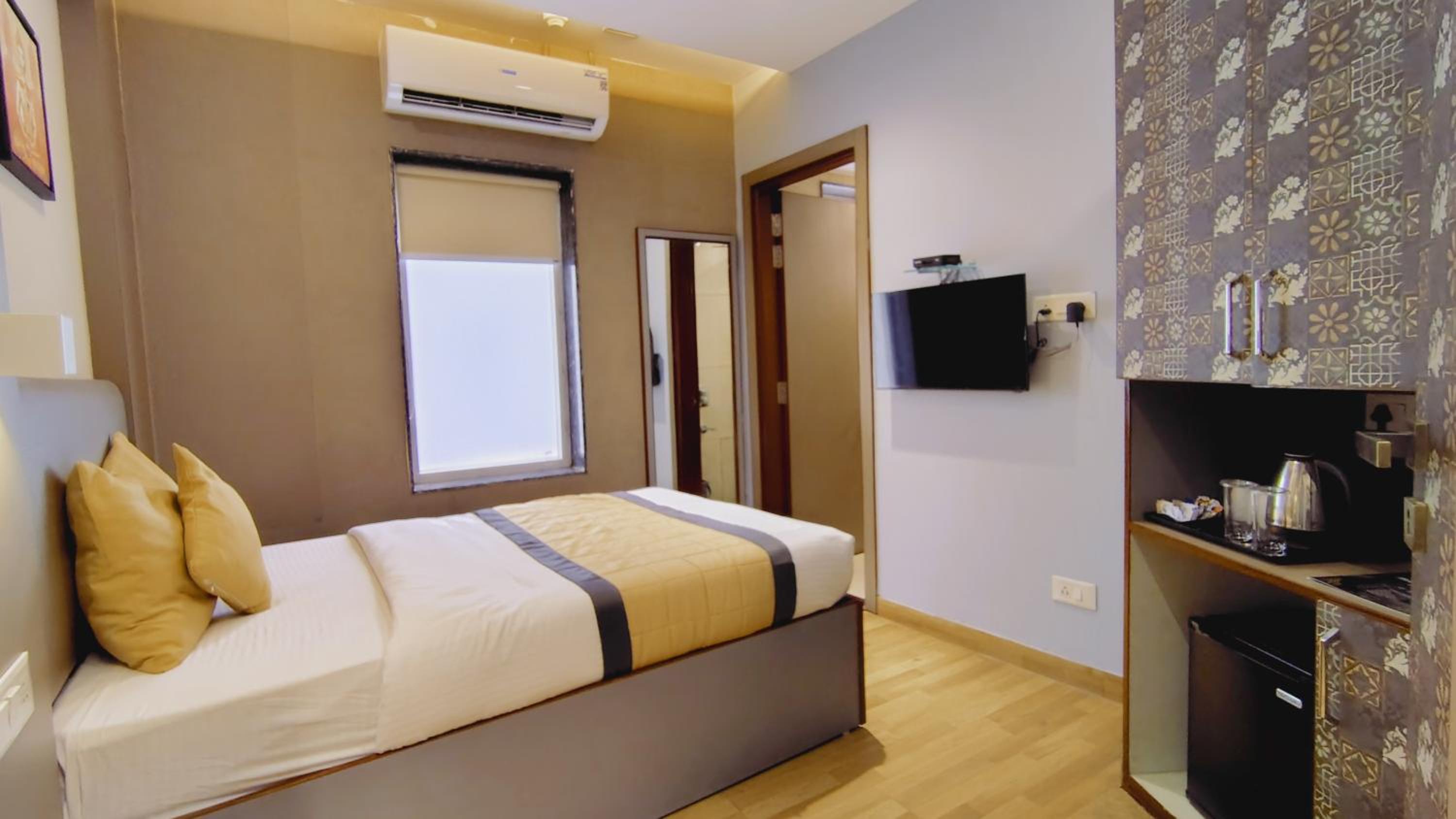 Deluxe Single Room