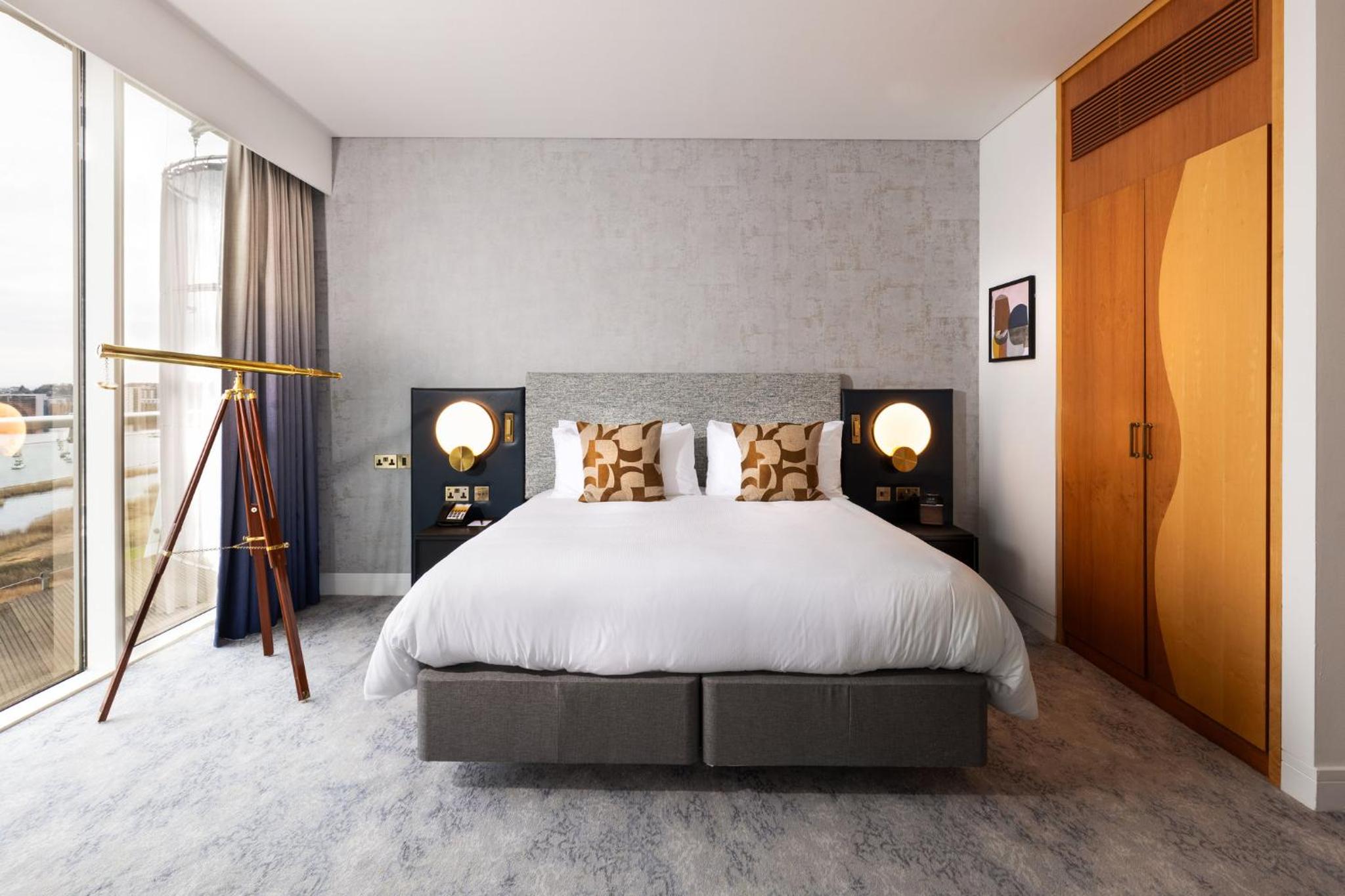 Super King Suite with Harbor and Bay View - Tiger Bay - Photo 1