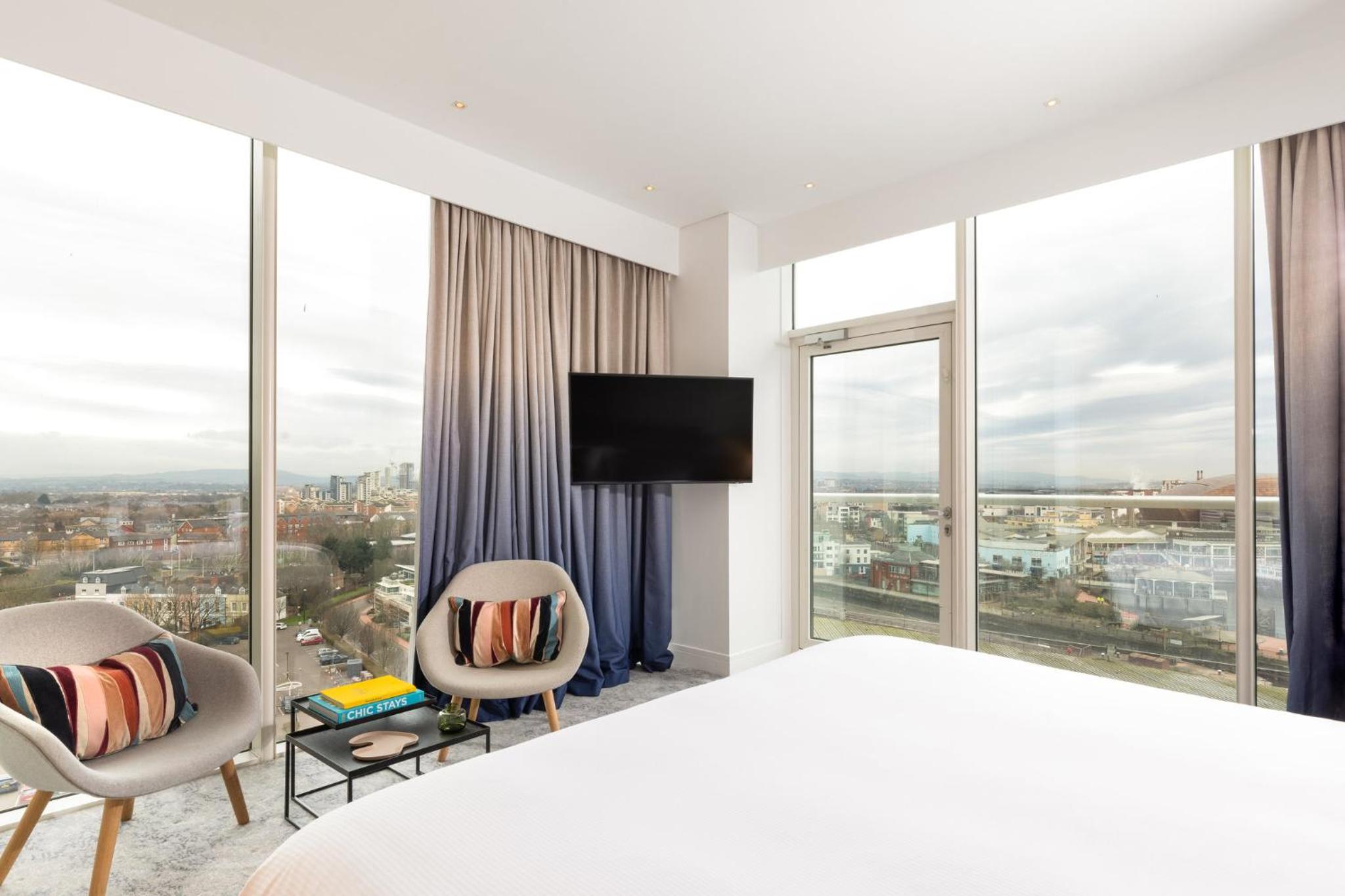 Super Junior King Suite - Tiger Bay - Photo 5