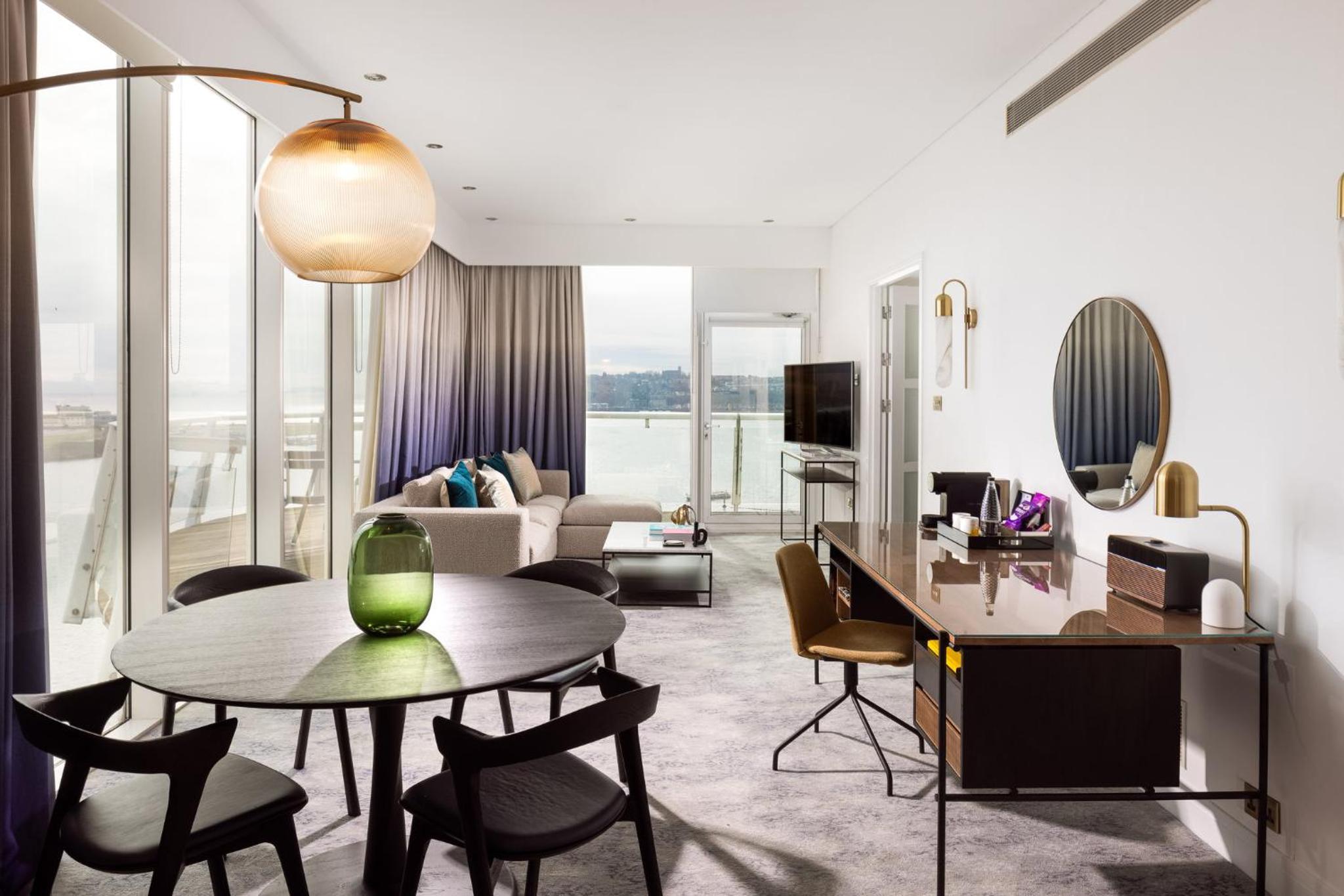 Super King Suite with Harbor and Bay View - Tiger Bay - Photo 10