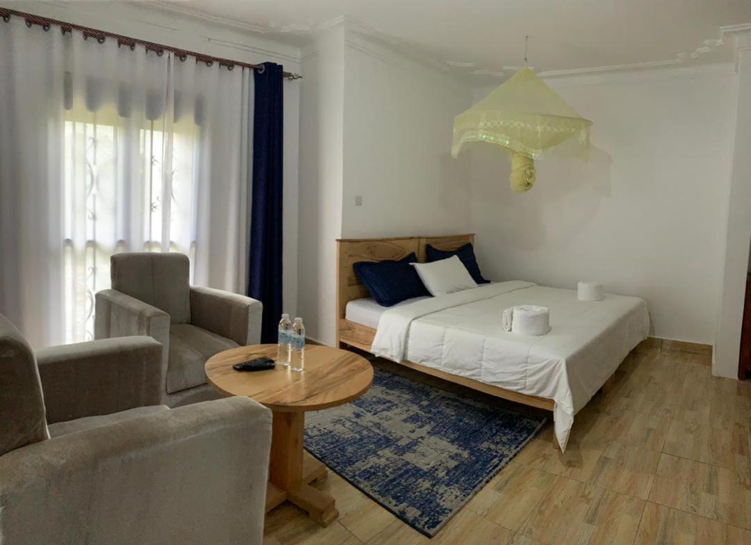 Double or Twin Room with Garden View photo 3