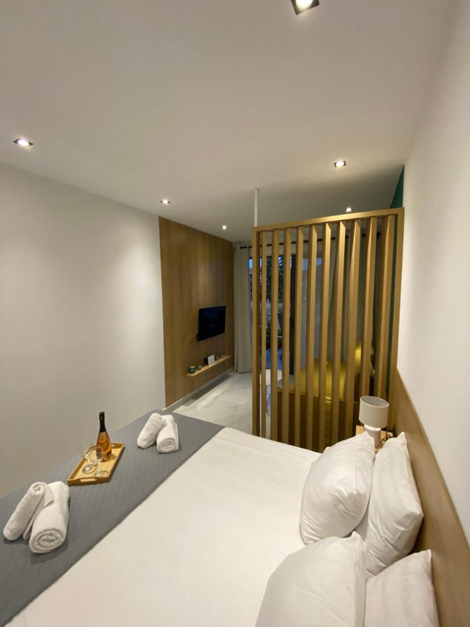 Studio Apartment with Balcony photo 1
