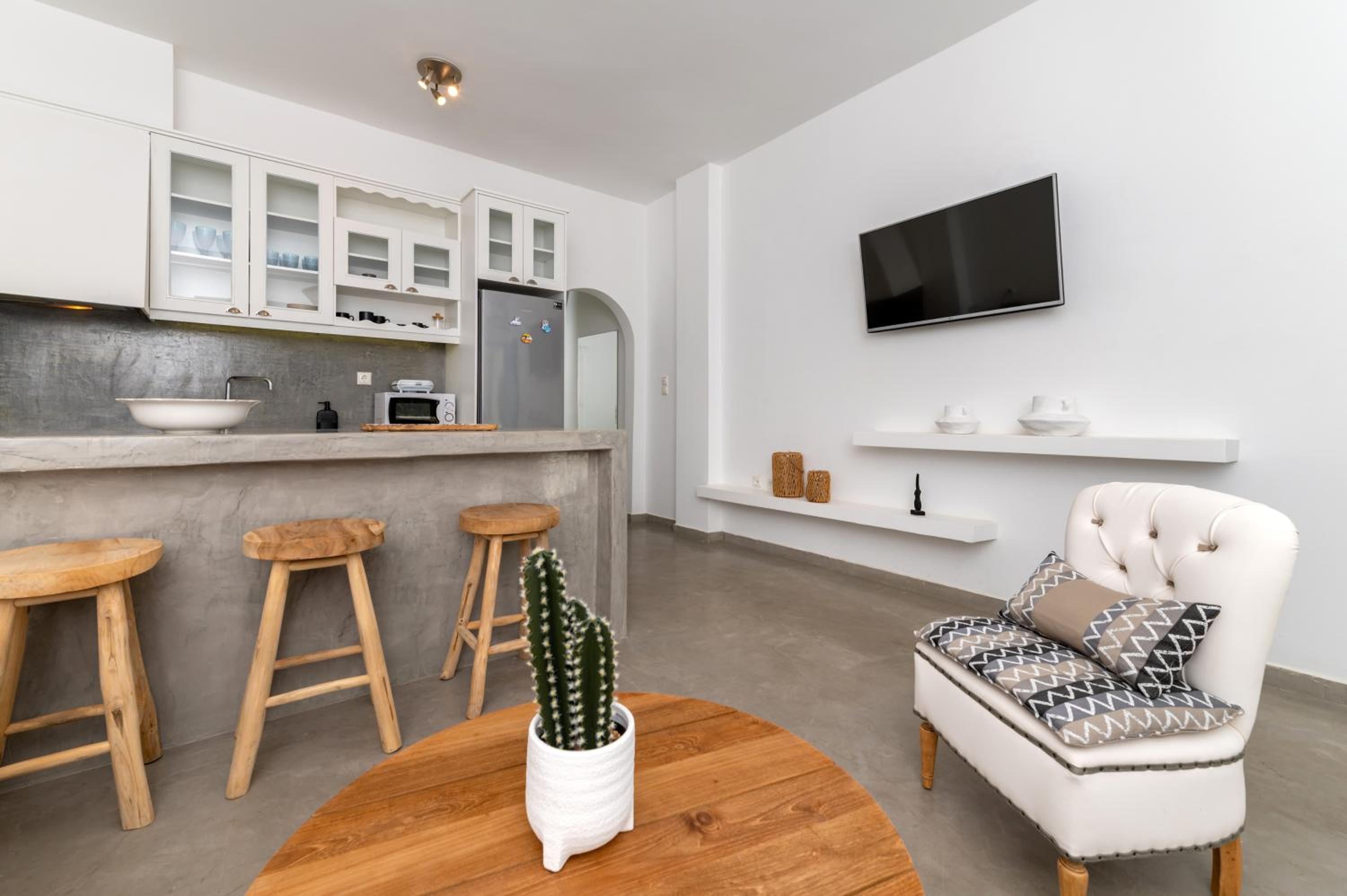 Family Apartment - Photo 40